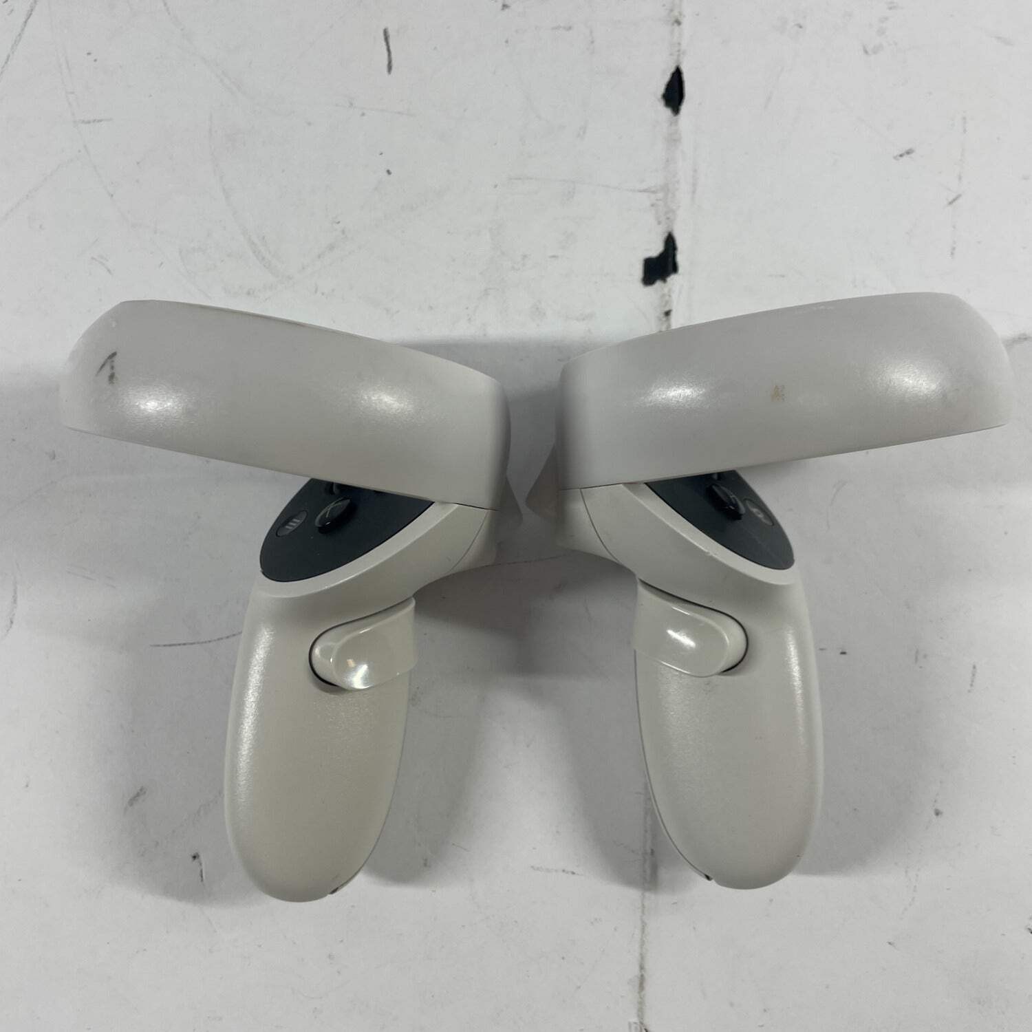 Broken Meta Quest 2 128GB VR Headset (Standalone) KW49CM