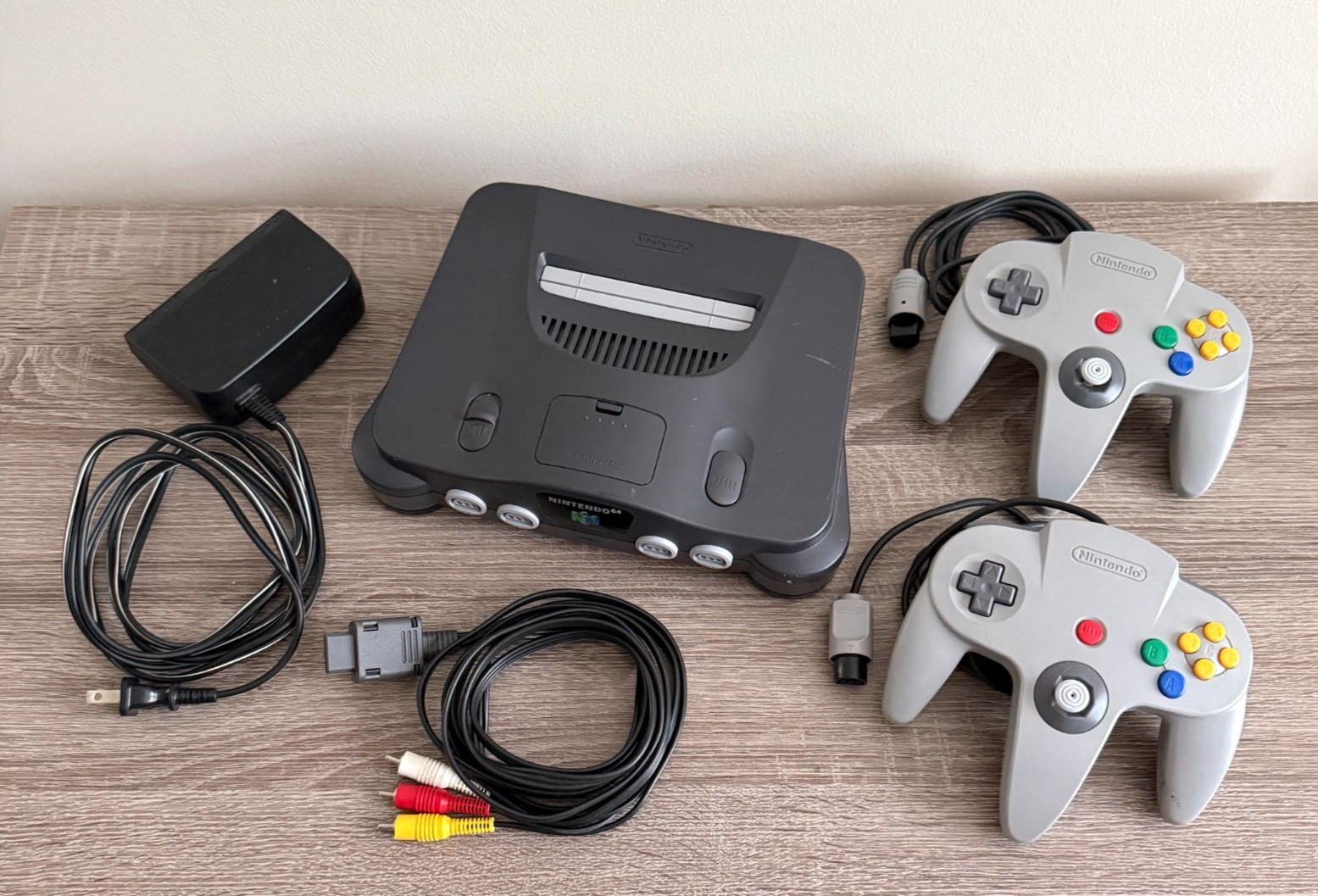 Nintendo 64 N64 Game Console w/ Controllers / Power / AV Cables – Power Tested