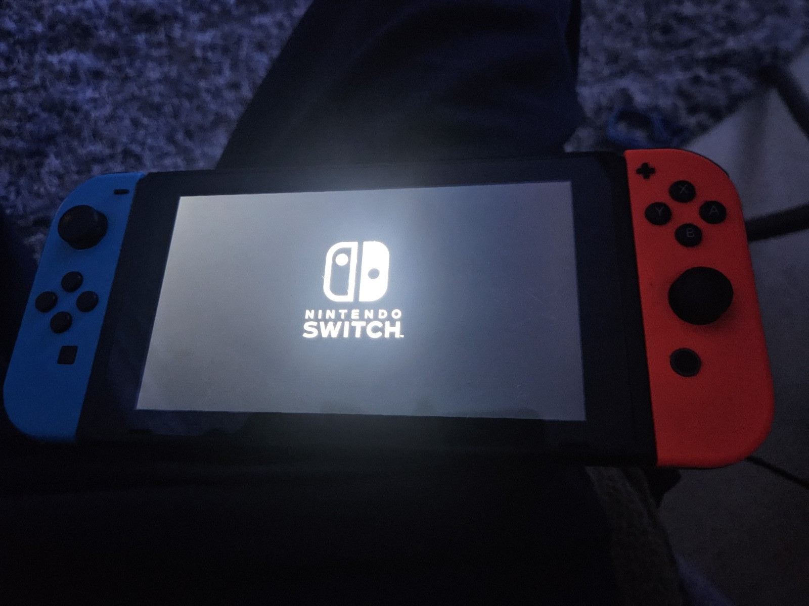 Nintendo Switch Console Neon Red/Blue Joy-Con 32GB 720p Bluetooth USB-C 2019