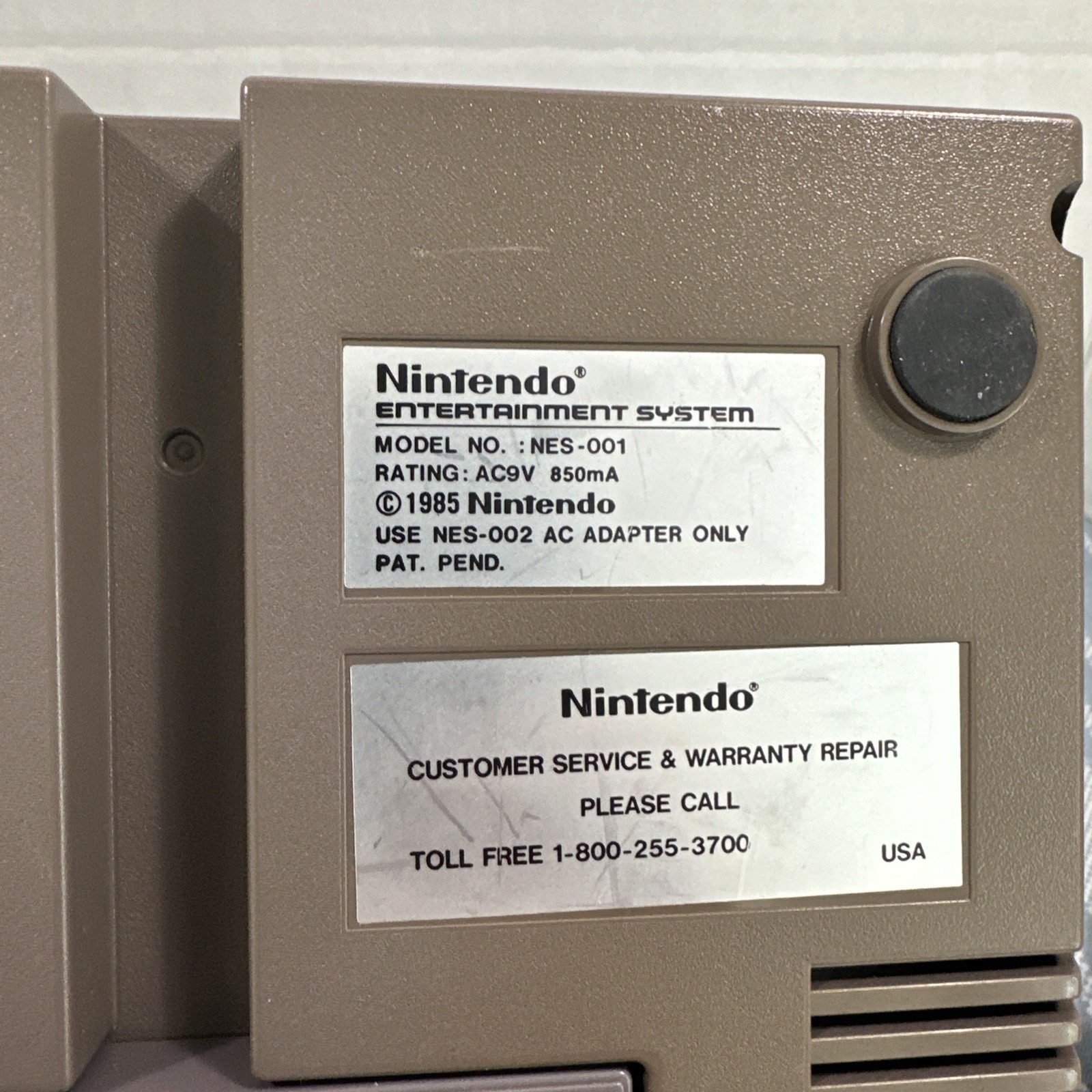 Nintendo Console NES-001 + 1 OEM Controller 3rd Party Power and RF Switch + Game