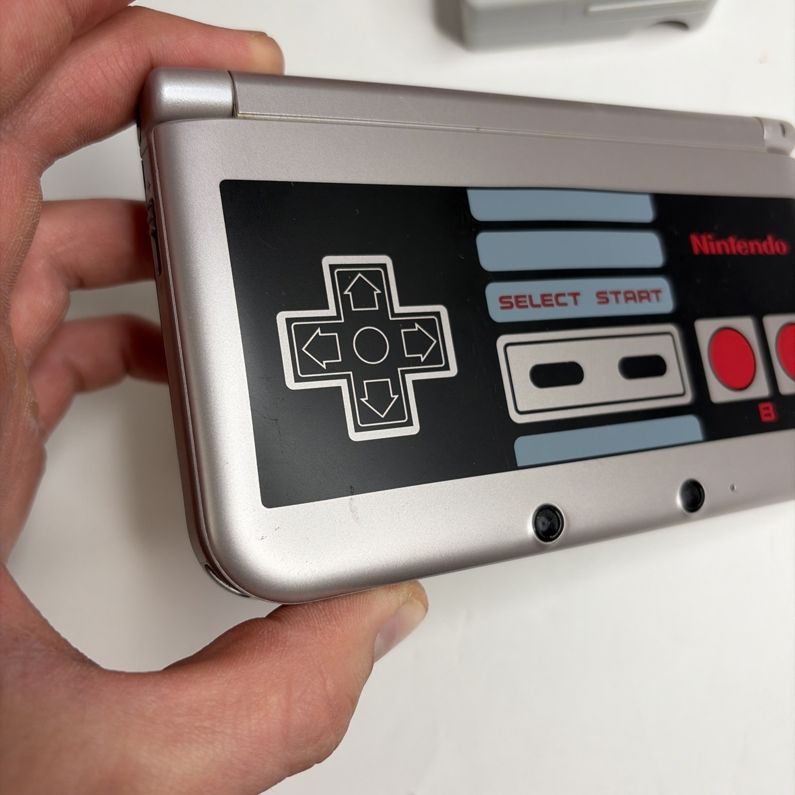 Nintendo 3DS XL Retro Silver Edition NES Controller W Charger Stylus US Model