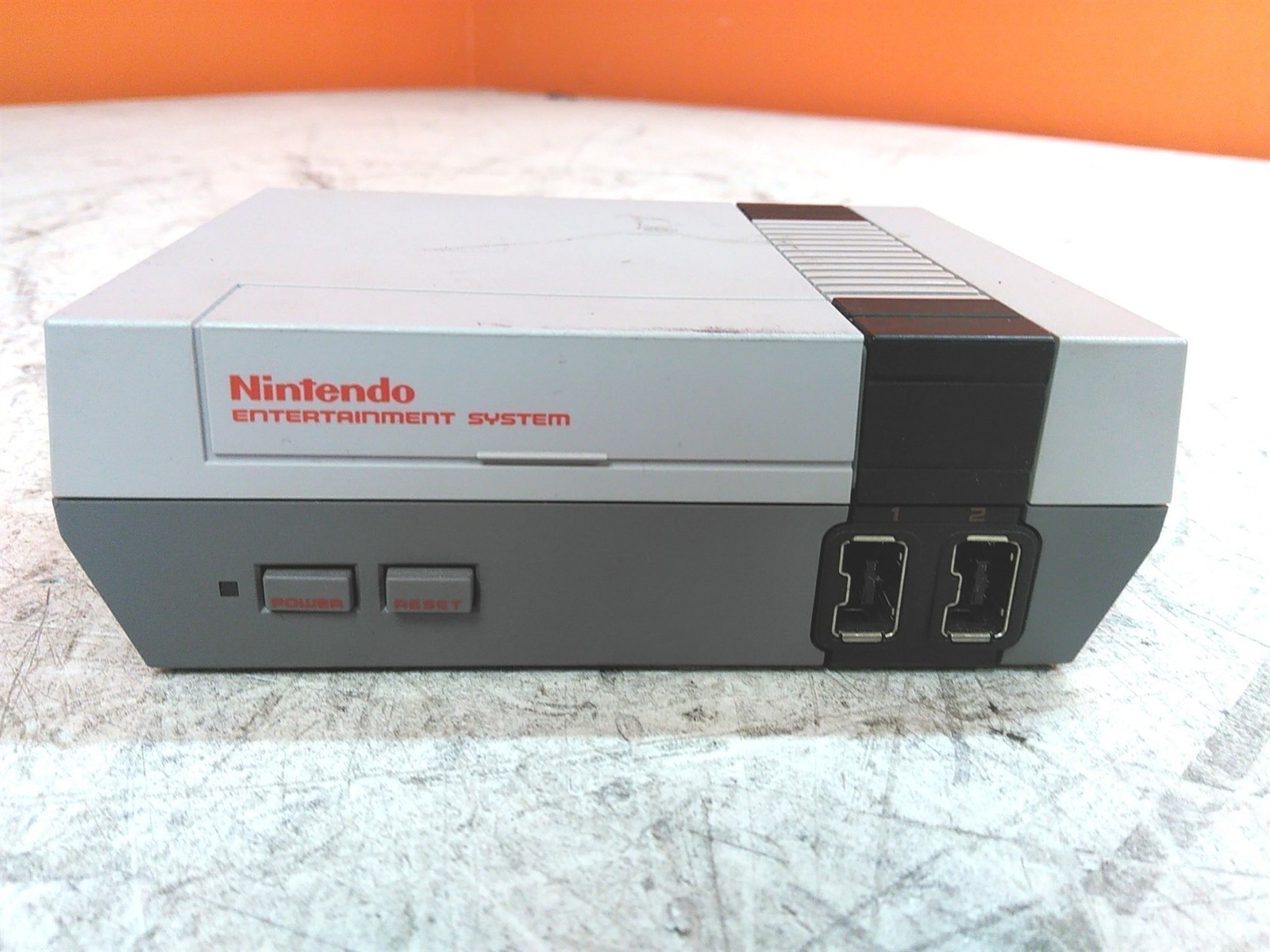 Nintendo Entertainment System HDMI NES Classic Edition with 1x Controller
