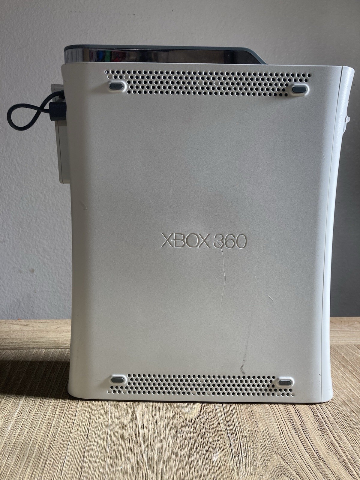 Microsoft Xbox 360 Pro 20GB Home Console – power brick , Wireless a/b/g And VGA