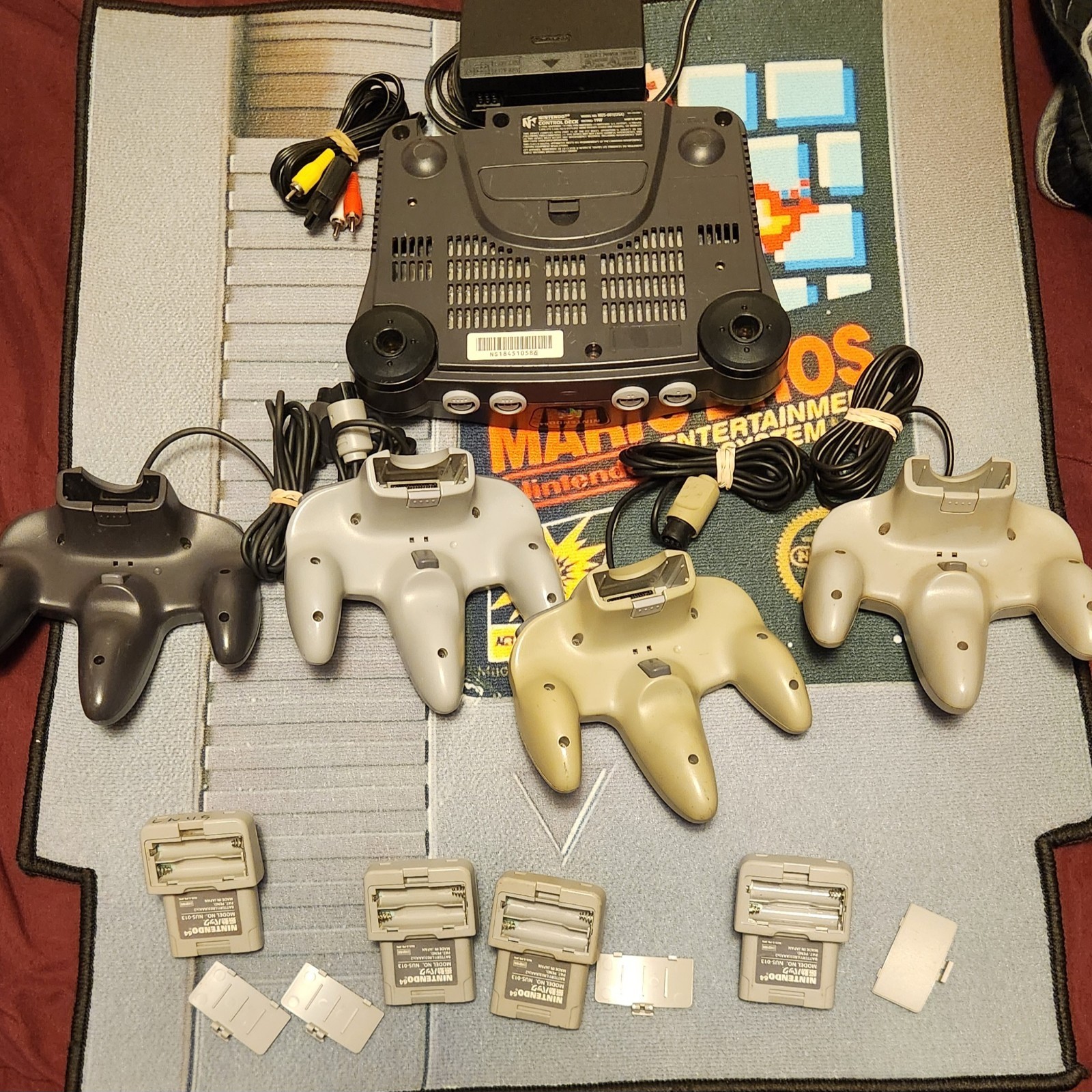 Nintendo 64 NUS-001(USA) Console 4 Controllers 4 Rumble packs NTSC-U/C