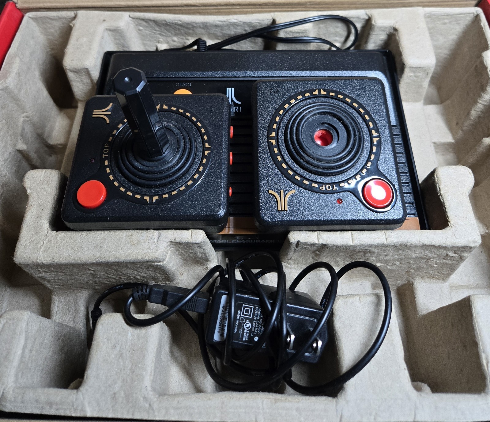 Atari Flashback 9 Gold Console with 120 Built-in Games + Flashback 5 (Read)