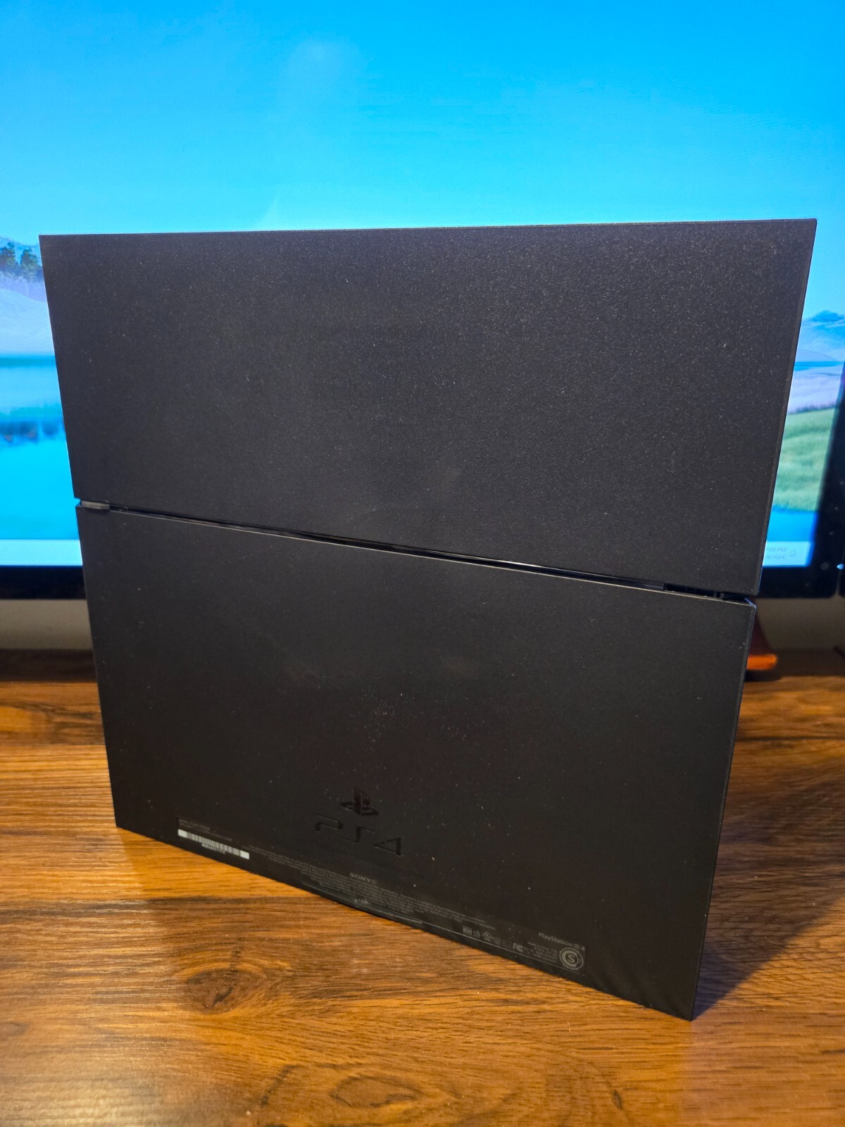Sony PlayStation PS4 Fat Console With OEM Controller In Box