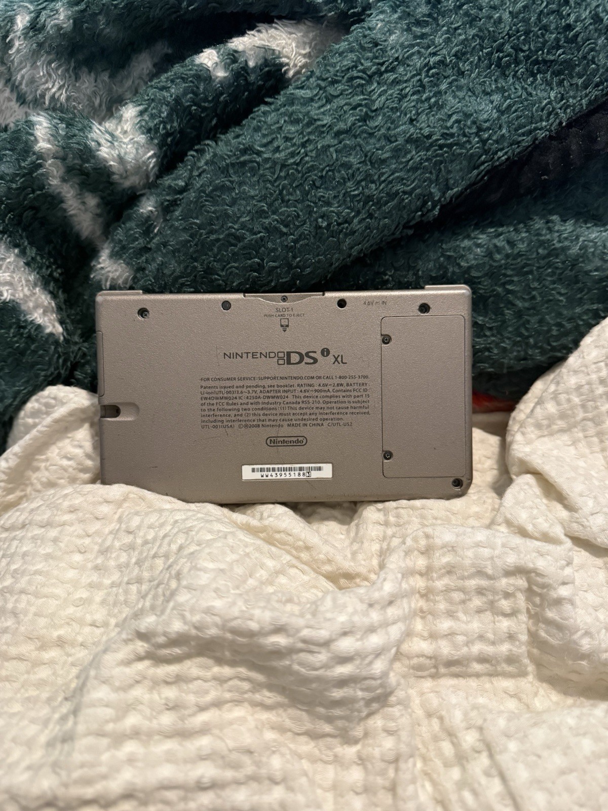 Nintendo DSi XL Handheld System Gray Wi-Fi NTSC-U/C (US/Canada) UTL-001