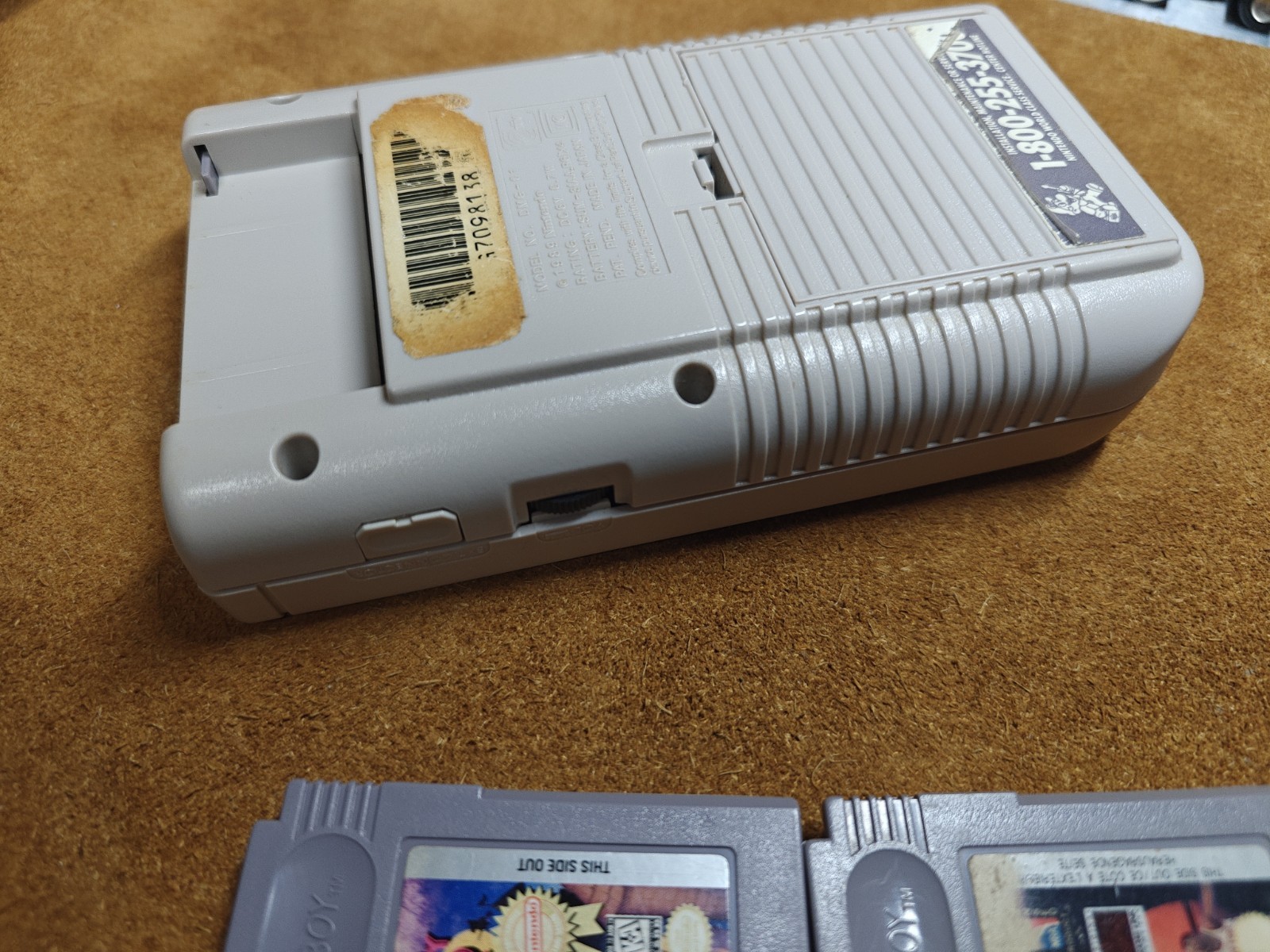 Nintendo Gameboy with games and AC adapter, all works great 2 game game boy lot