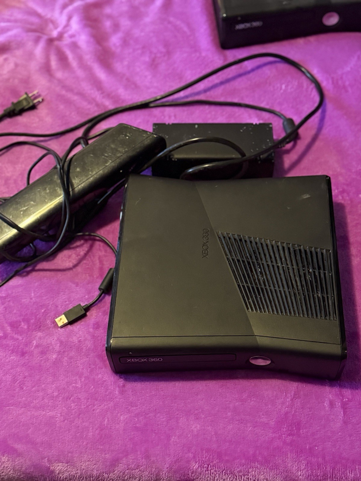 Microsoft Xbox 360 Slim 250GB HDD Black Console (NTSC)