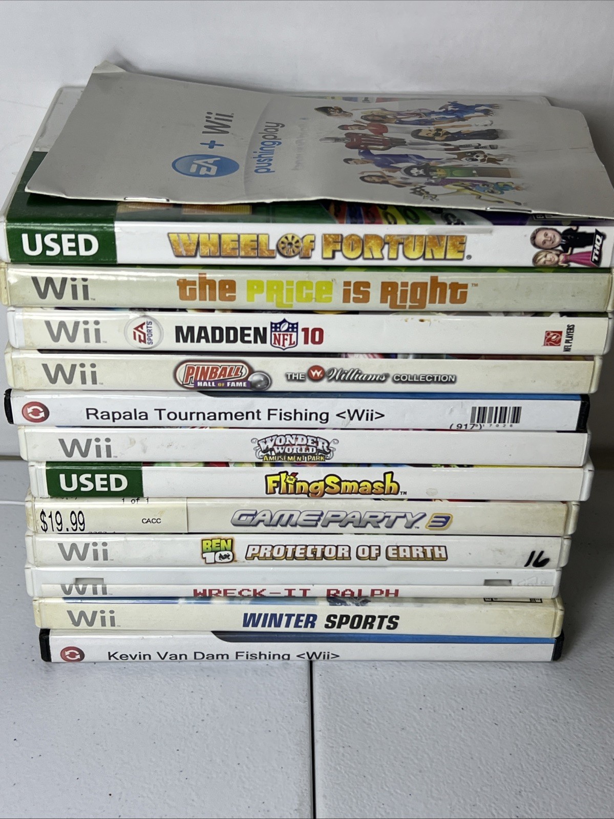 Nintendo Wii Bundle 3 Controllers 3 Nunchucks 12 Games Sensor Bar Cords