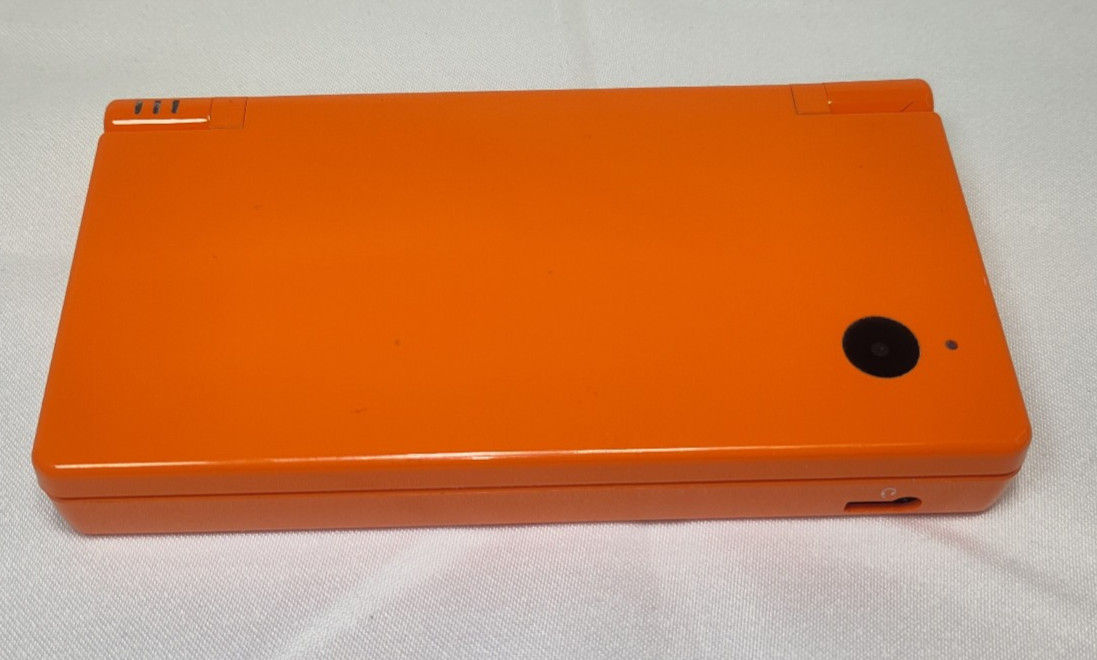 Nintendo DSi Handheld Game Console with Stylus, Charger. TESTED/WORKING