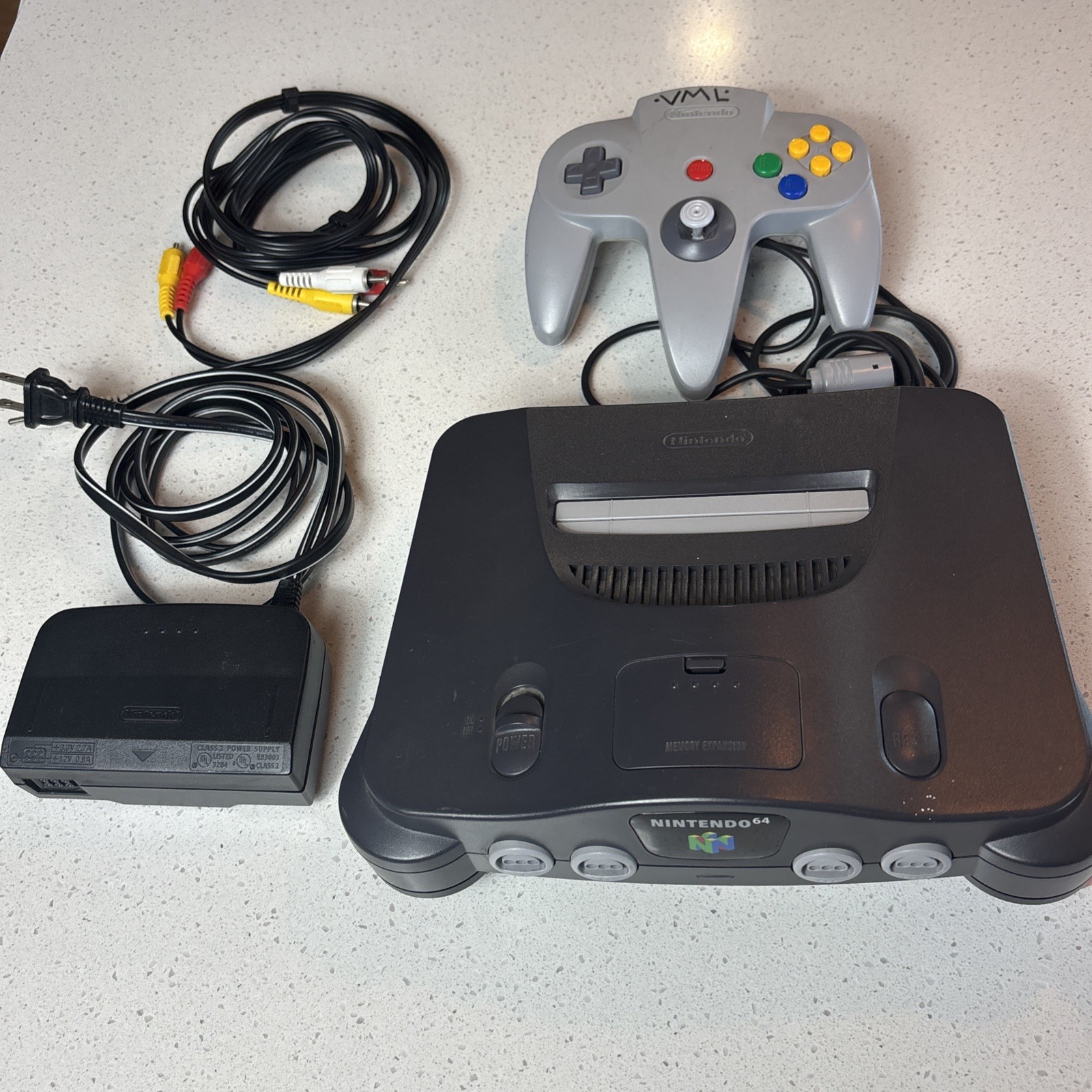 N64 Nintendo 64 Console + ONE CONTROLLER + Cords – pre owned