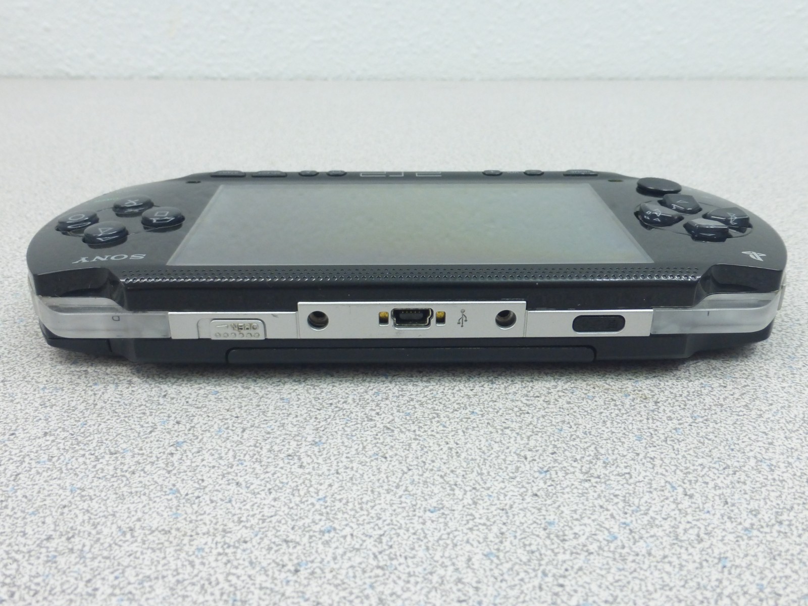 Sony PSP 1001 PARTS or REPAIR – WONT READ GAMES