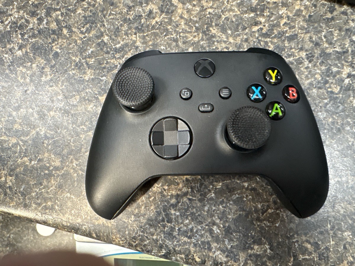 USED MICROSOFT XBOX SERIES X 1882 1TB VIDEO GAME CONSOLE (QUI005174)