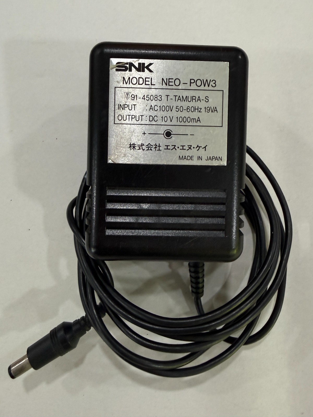 Japanese SNK Neo Geo AES Console + Box + 2 Controllers + OEM Power, AV Cables