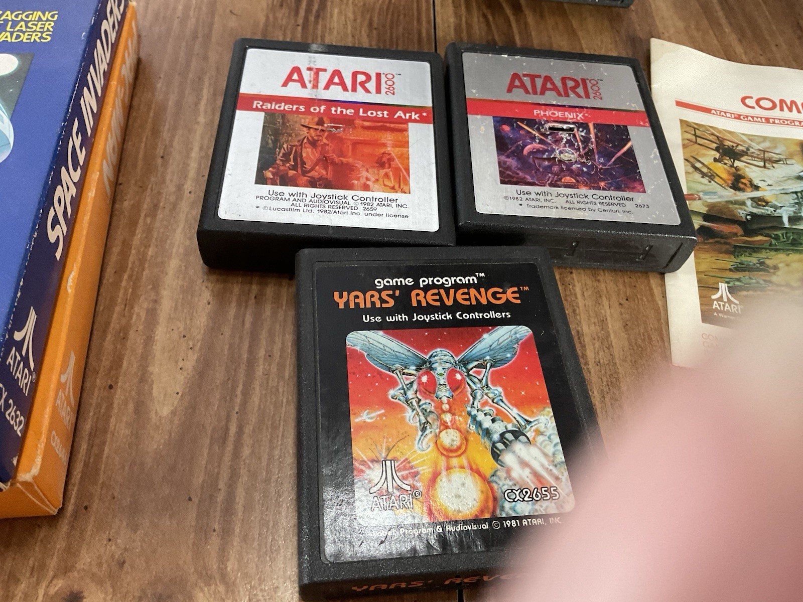 Atari 2600 Console With Multiple Controls Connections 17 Games Bundle