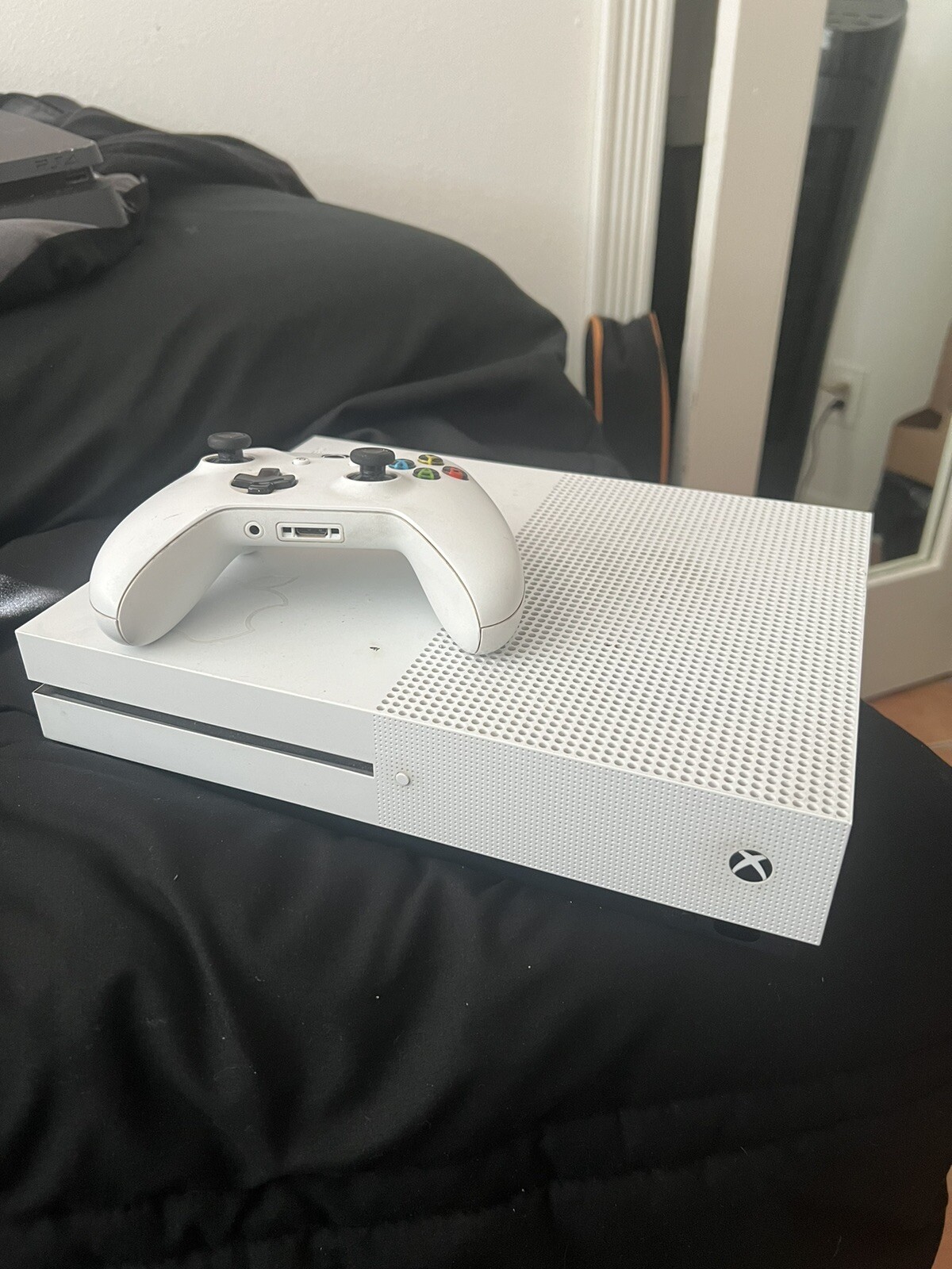 Microsoft Xbox One S Minecraft Favorites Bundle 500GB Game Console – White