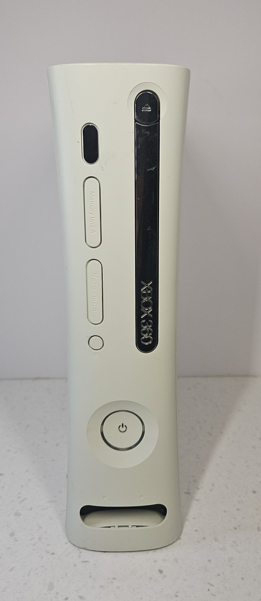 Xbox 360 Console White For PARTS. Unknown if still works. See DESCRIPTION!