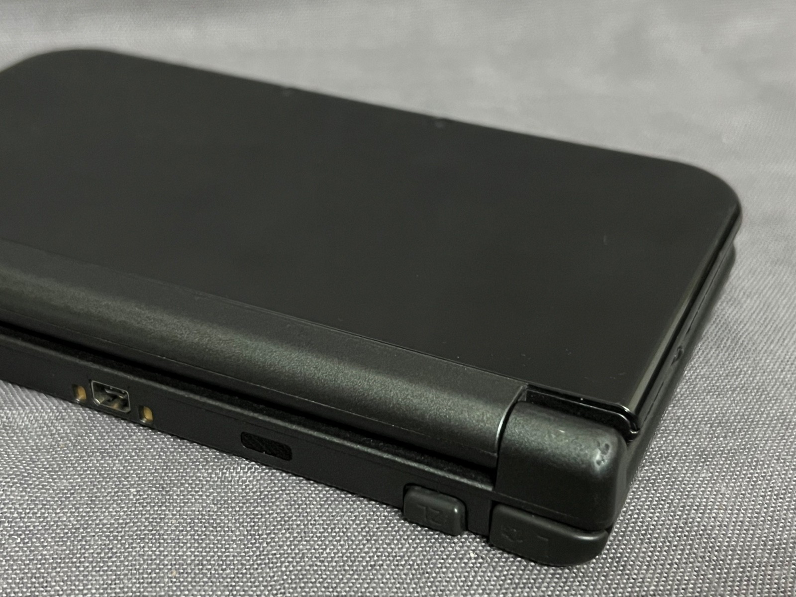 New Nintendo 3DS XL Gray Black Console With Charger and cartridge US Version