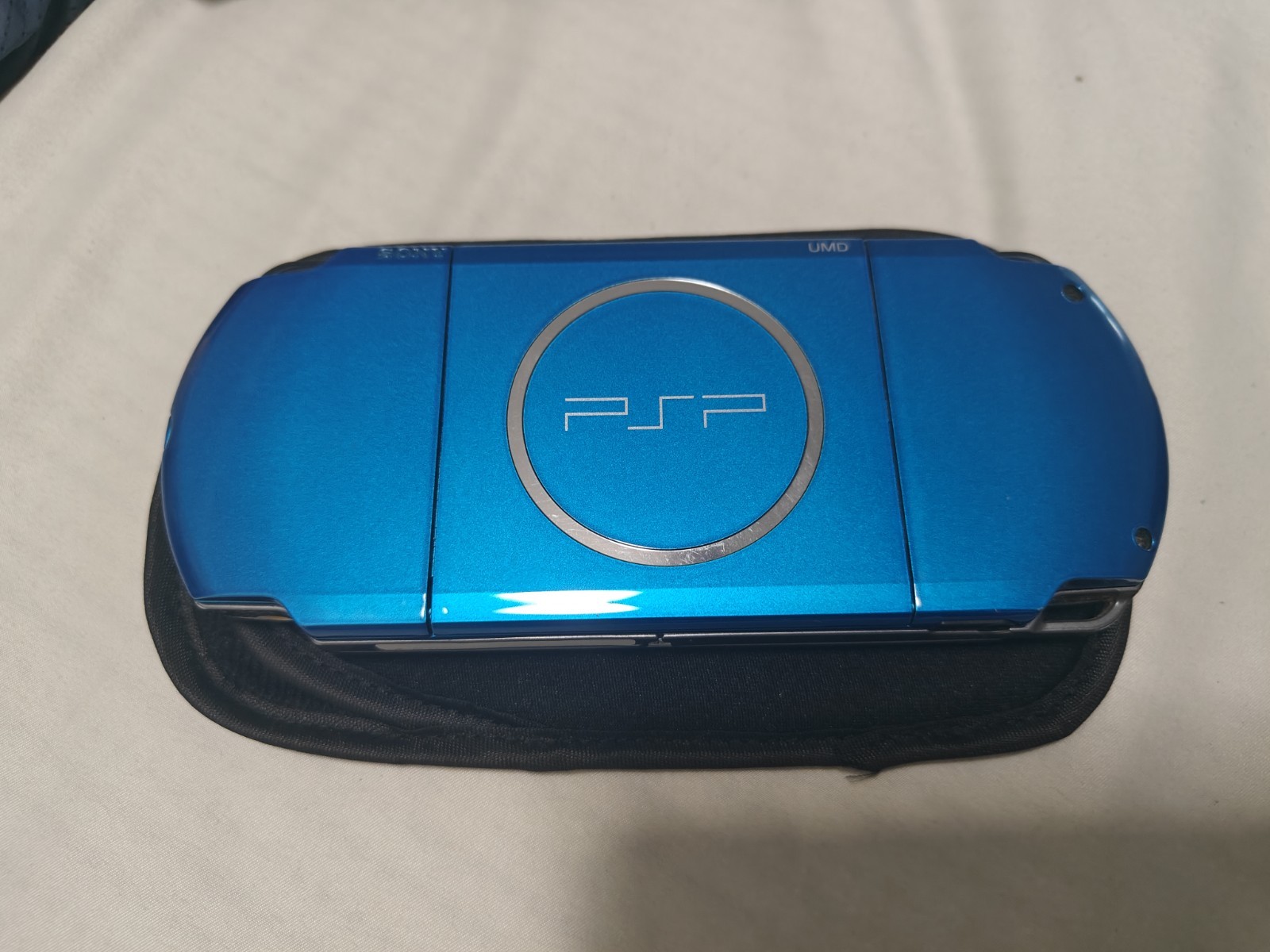 Read White Front w Blue Buttons Sony PSP 3000 System Charger 128gb Mem Card Set
