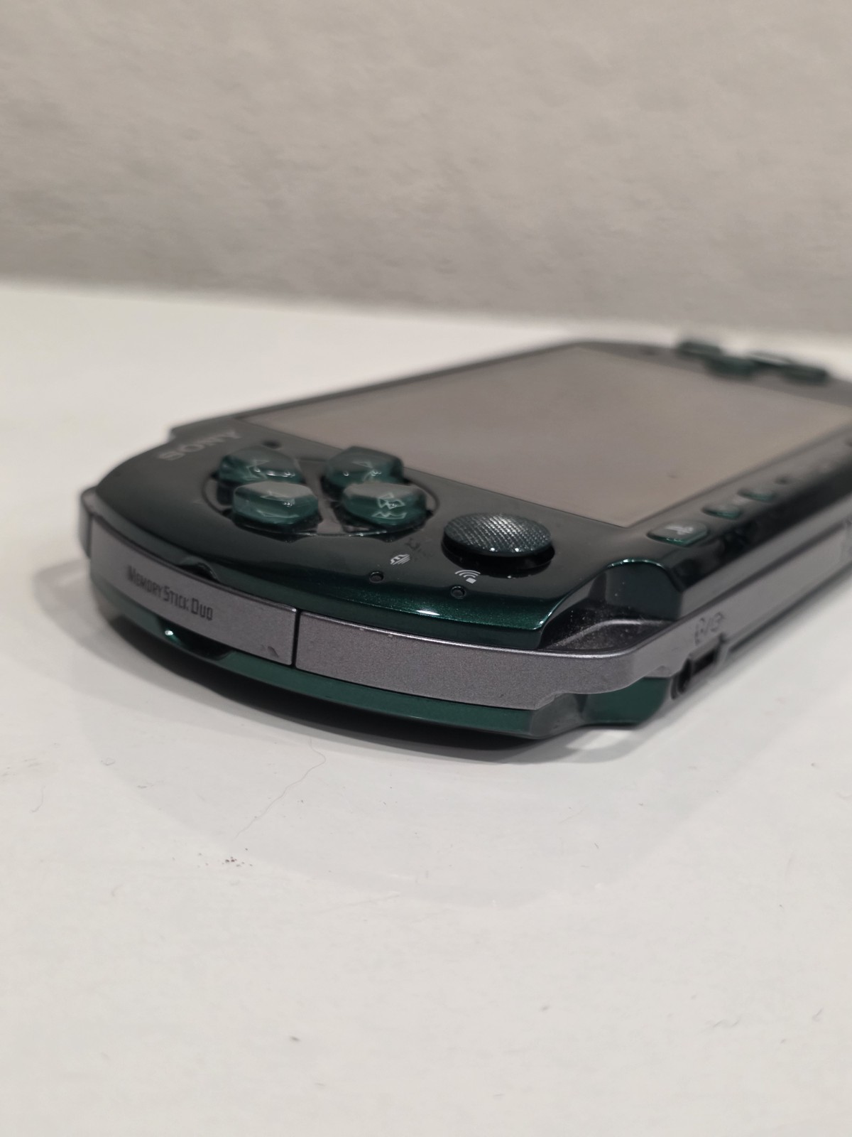 Metal Gear Solid: Peace Walker Green PSP 3001 Limited Edition BUNDLE LOT W GAMES