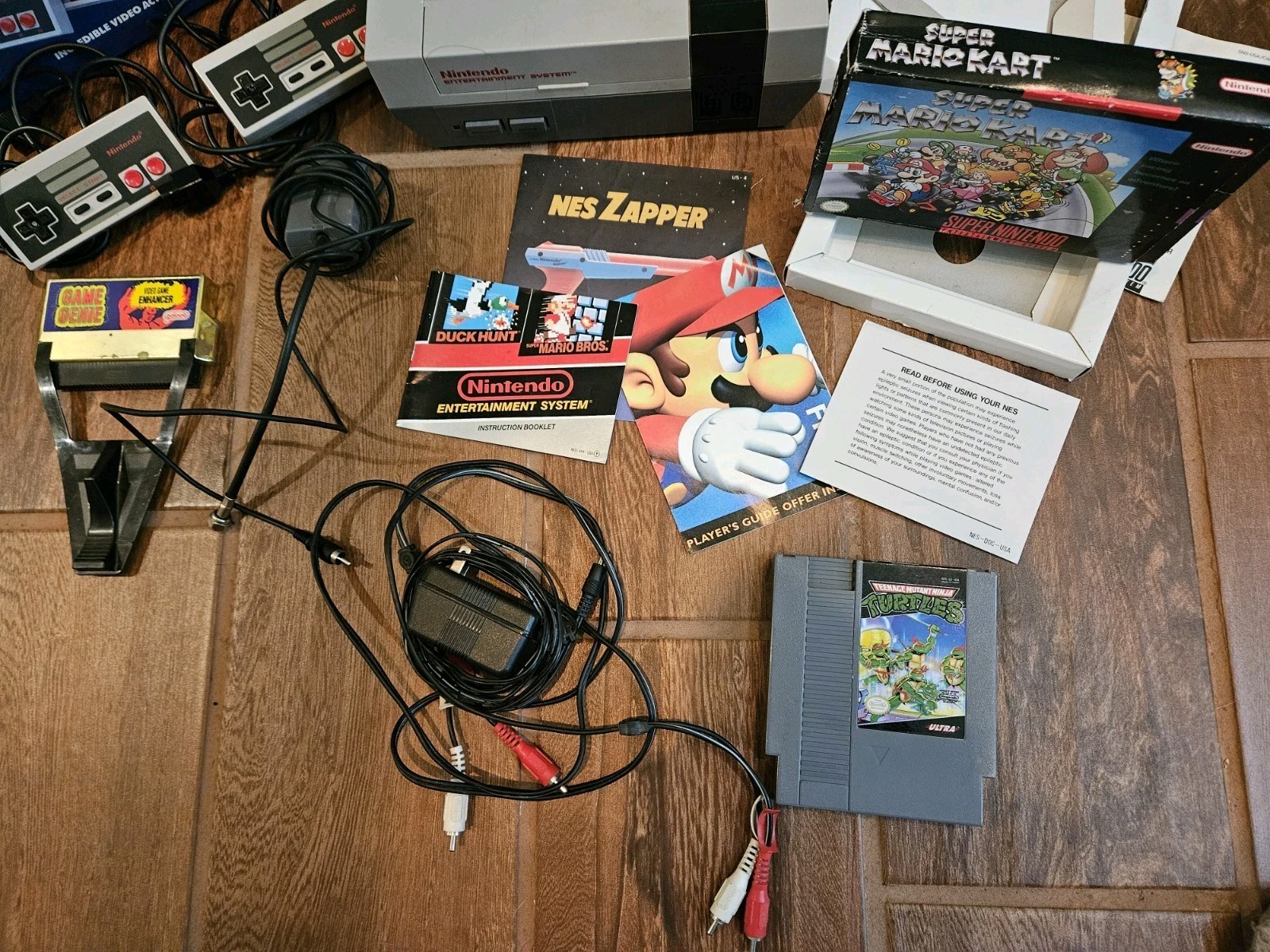 1985 Nintendo Entertainment System NES-001 w/ 2 Controllers + Ninja Turtle Game