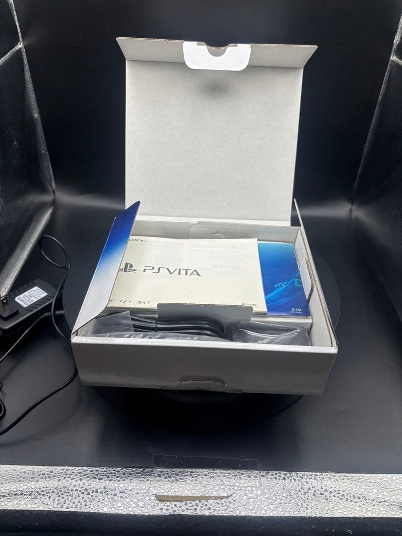 SONY PlayStation Vita Wi-Fi Model Silver PCH-2000ZA22 PS Vita Japan