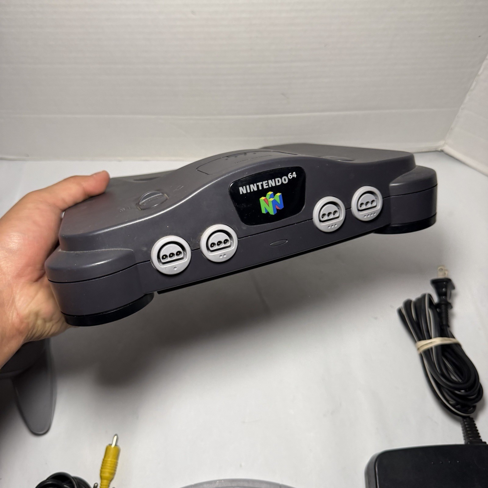 Nintendo 64 N64 Gray Console Bundle w/ OEM Controller, AC Adapter, AV Cable