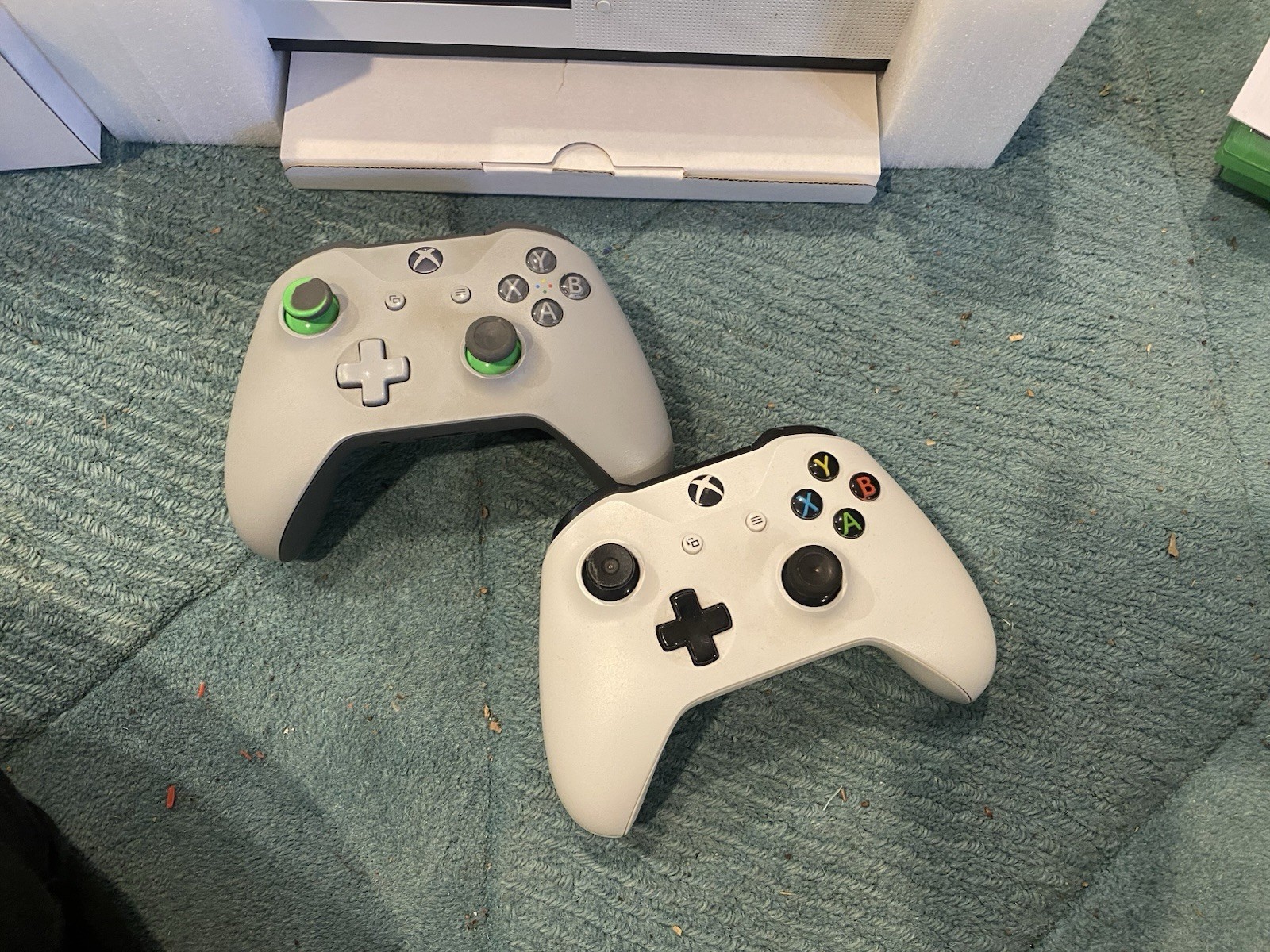 Xbox One S Console Controllers And 4 Games