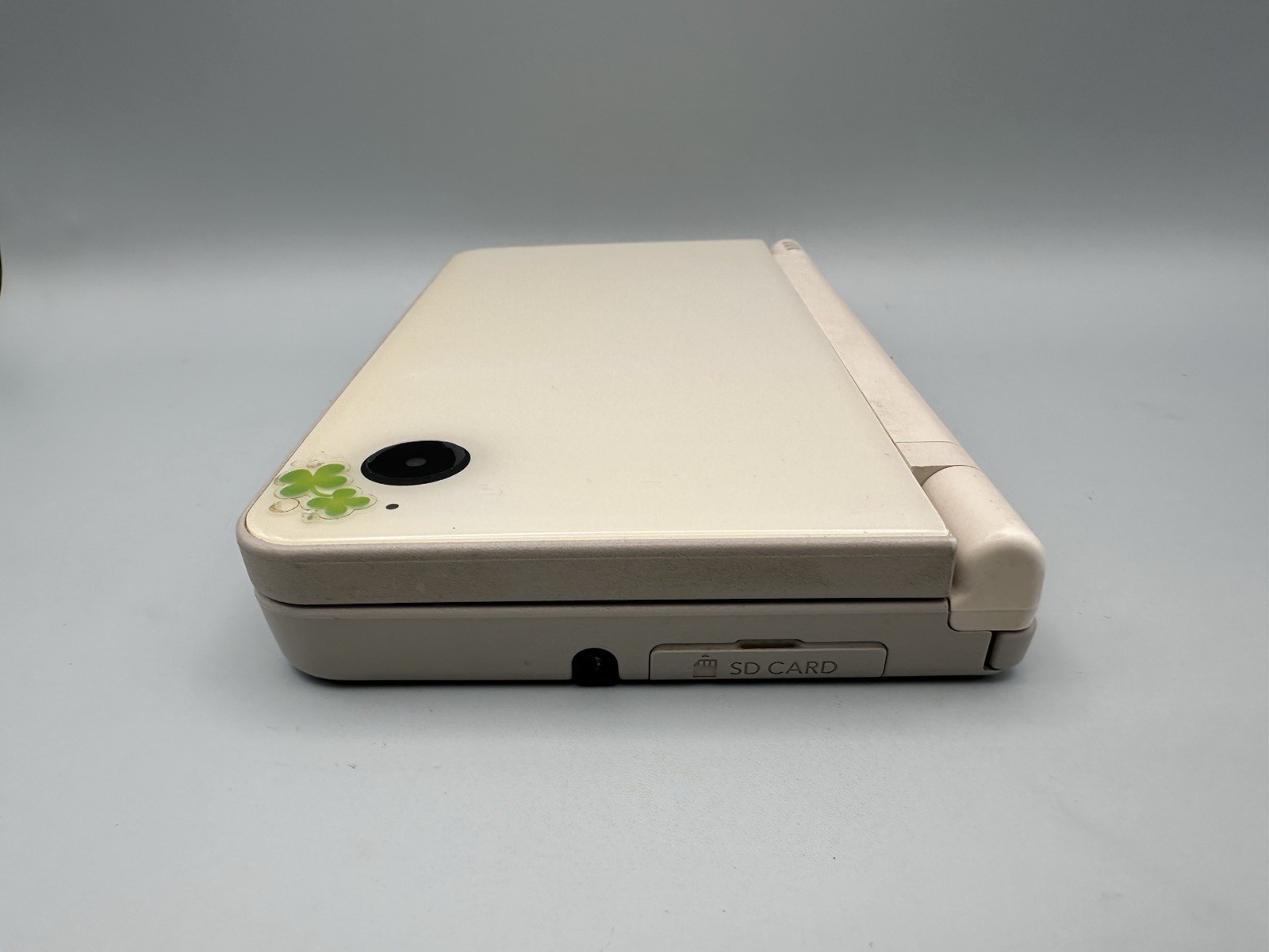 Nintendo DSi LL Natural White «Lucky Clover Edition» Tested + Charger