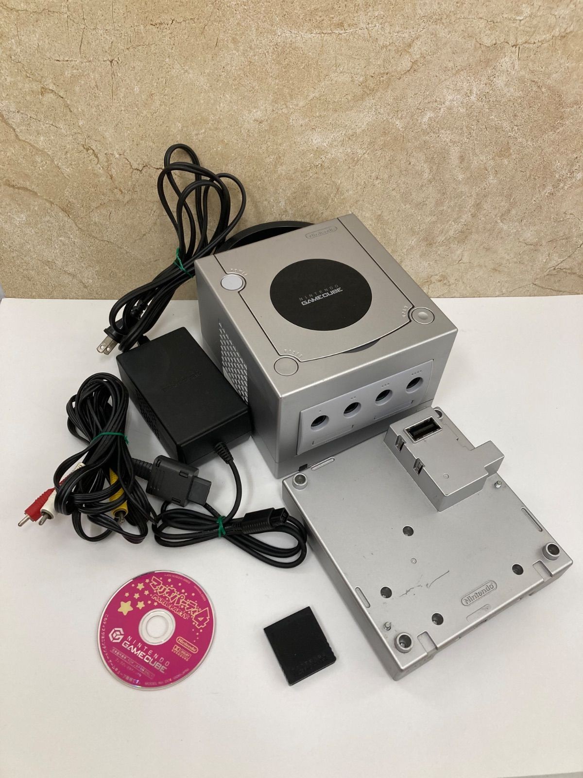 Nintendo GameCube Silver Game Console & GameBoy Player NTSC-U English s2029M