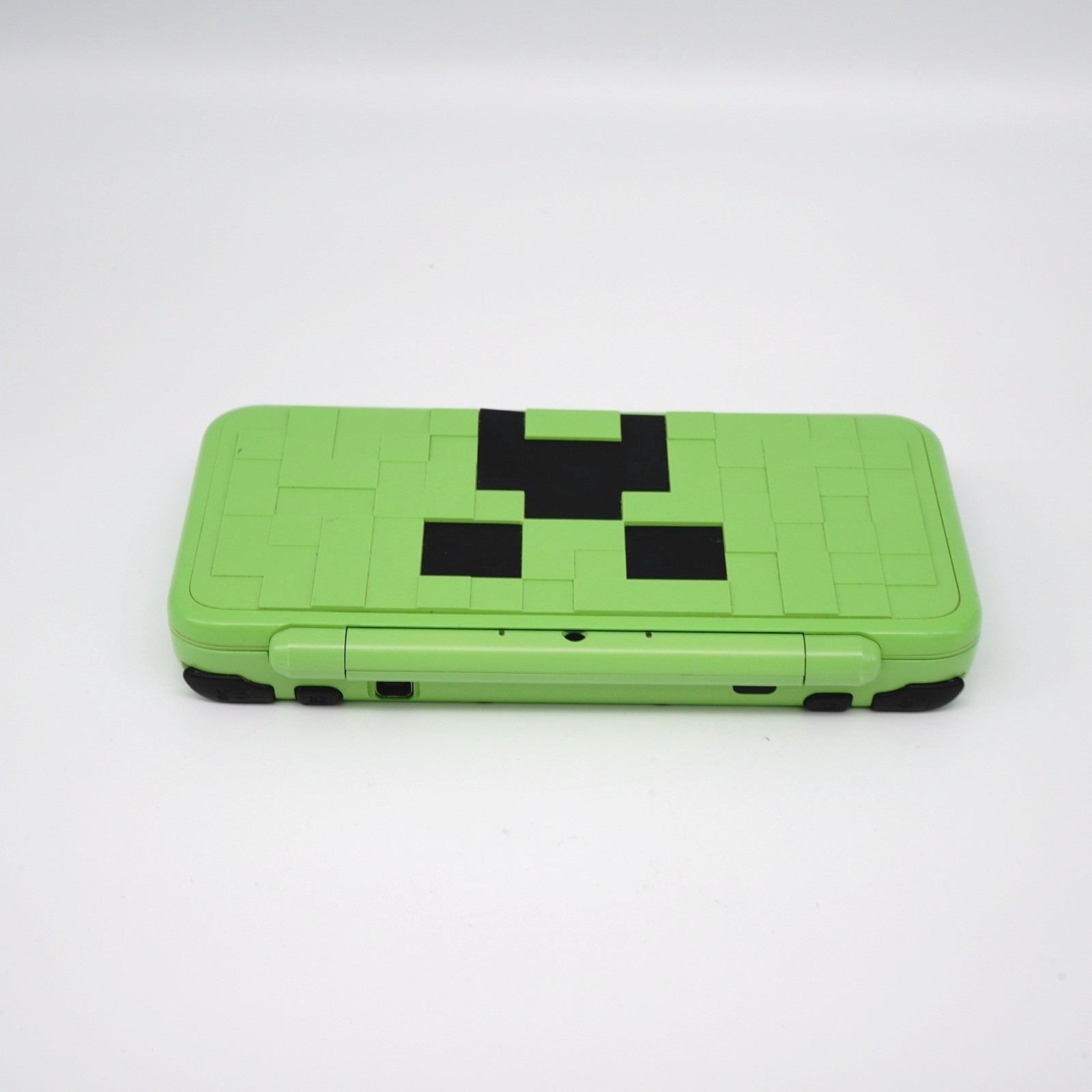 Nintendo «New» 2DS XL LL Console Minecraft Creeper Edition + extras (USA Seller)