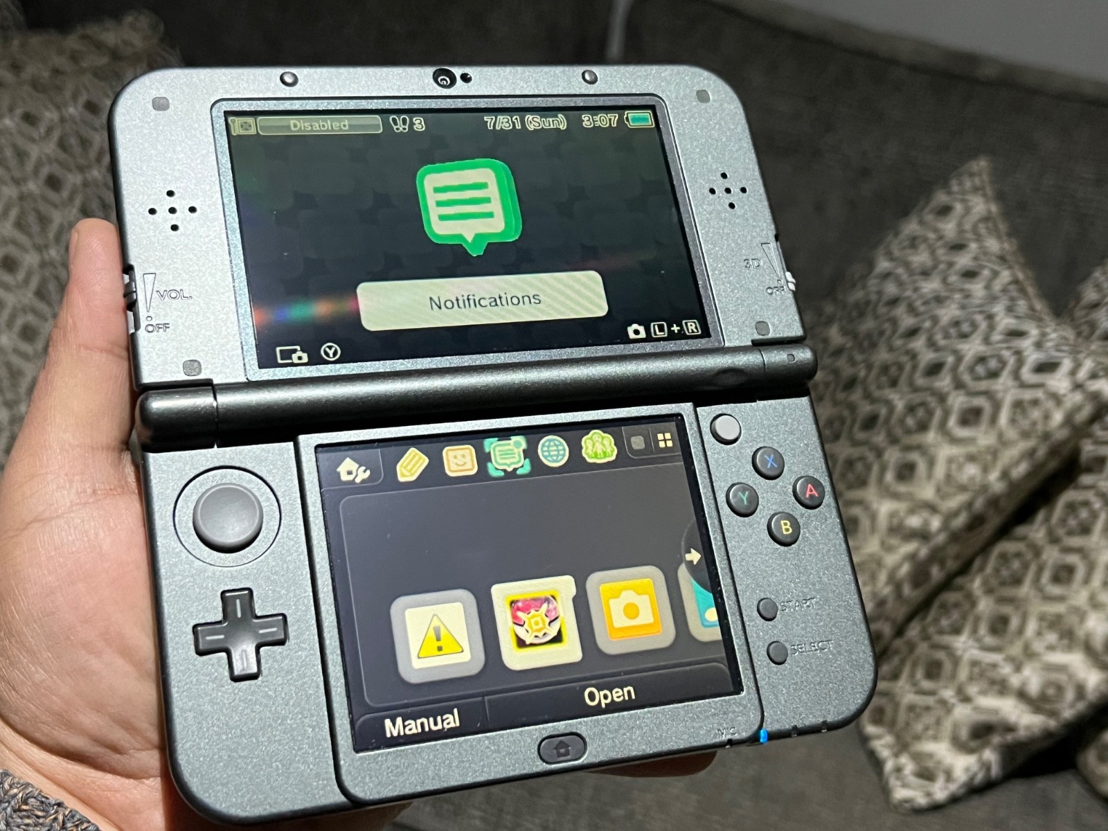 New Nintendo 3DS XL Gray Black Console With Charger and cartridge US Version