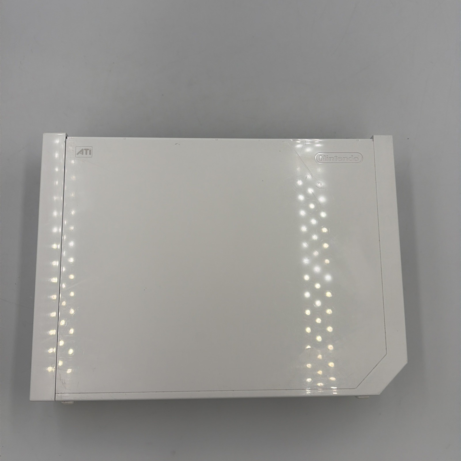 Nintendo Wii RVL-001 White Console Bundle – 512MB – Includes 2 Controllers