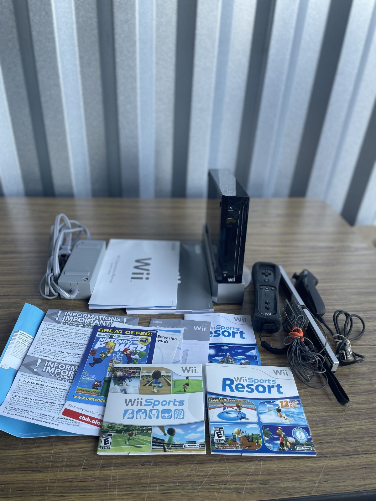 Nintendo Wii Black Console RVL-001 Wii Sports + Resorts Bundle Complete In Box