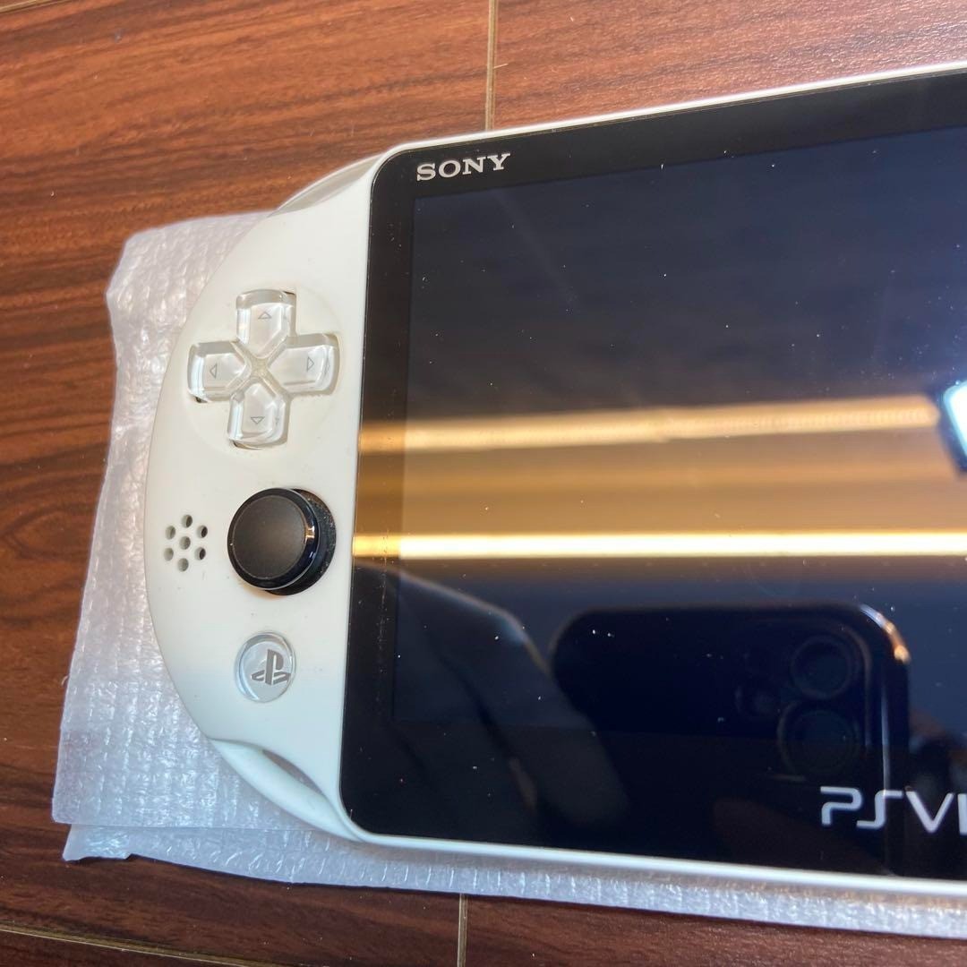 PSVITA 2000 Starter Kit Glacier White 4582 From Japan