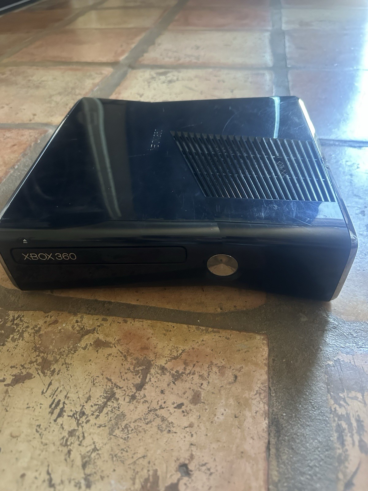 Microsoft Xbox 360 S Slim 4GB Glossy Black Model 1439 Console