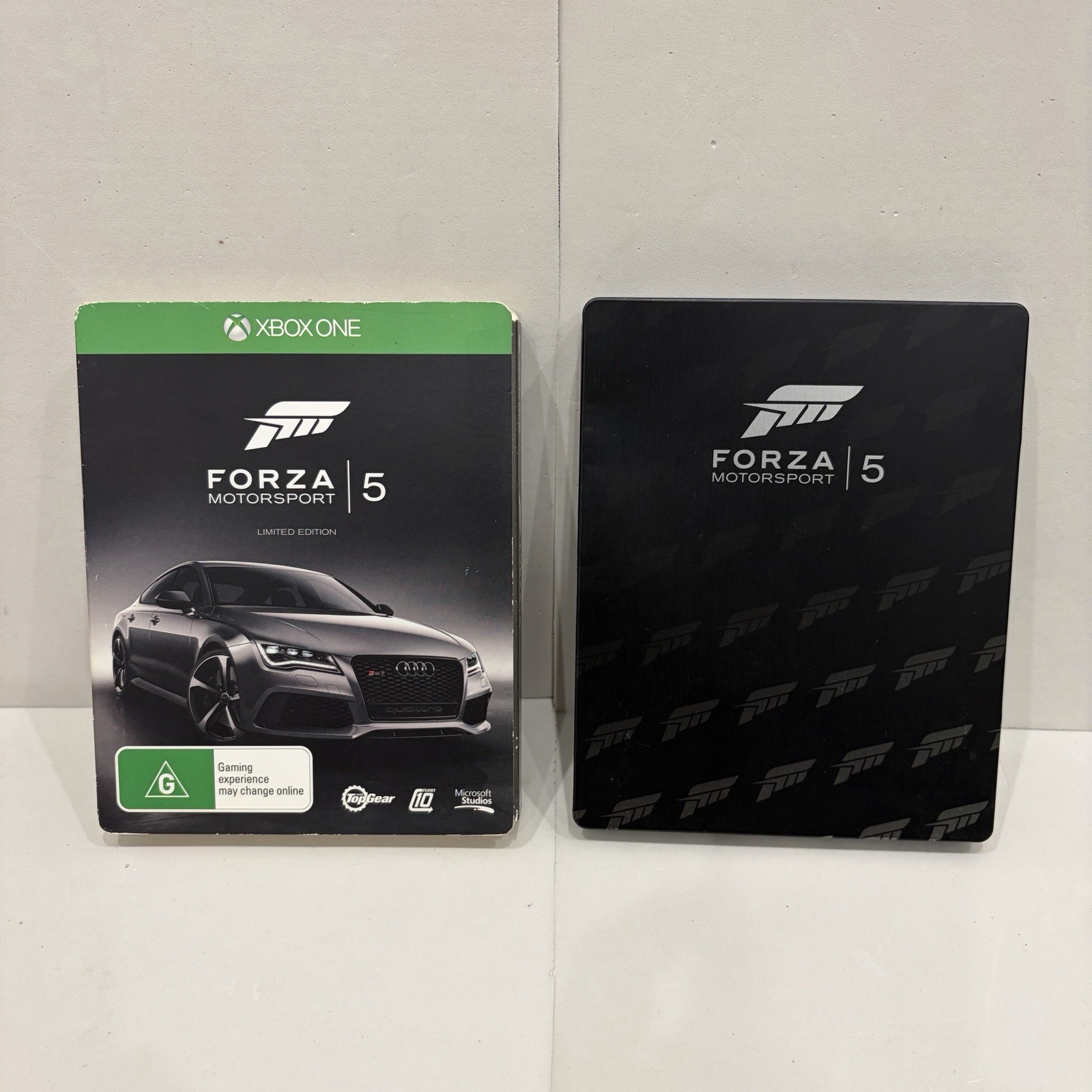 Microsoft Xbox One 500GB 1540 Bundle with 2 Controllers & 12 Games – Working