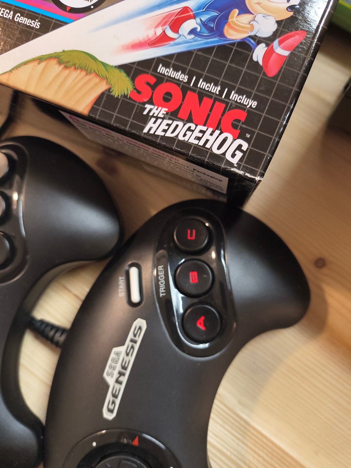 SEGA GENESIS Mini By SEGA Console 42 GAMES 30 Years Anniversary 2019 SEE DESC