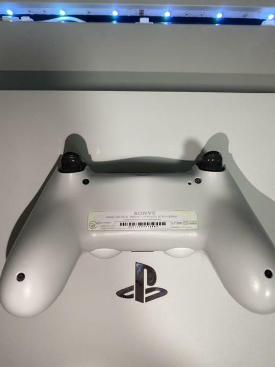 Sony PlayStation4 PS4 Pro CUH-7200BB02 Glacier White 1TB Japan ver. «Excellent»