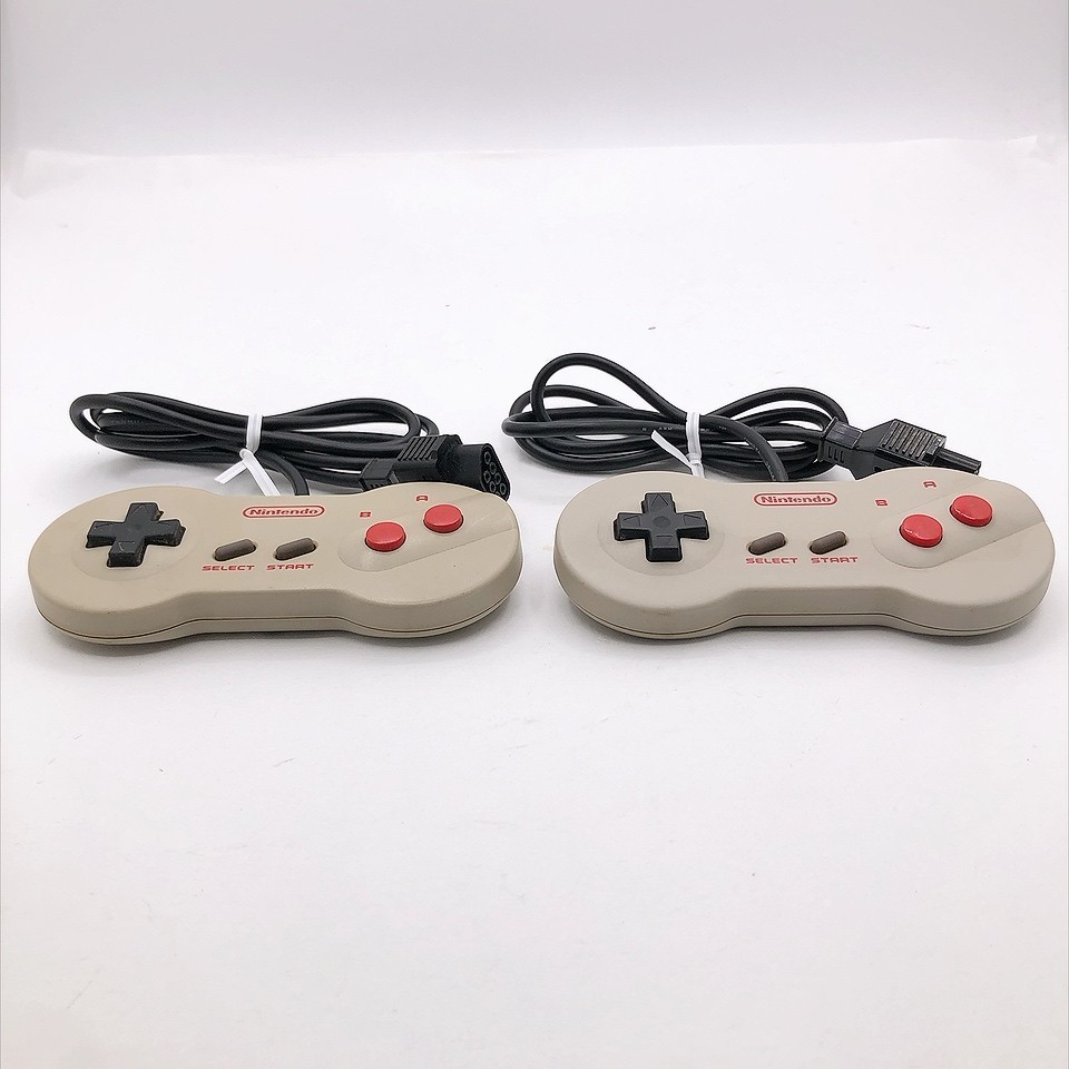 Nintendo New Famicom Console AV HVC-101 2 Controller Made in Japan NES Tested