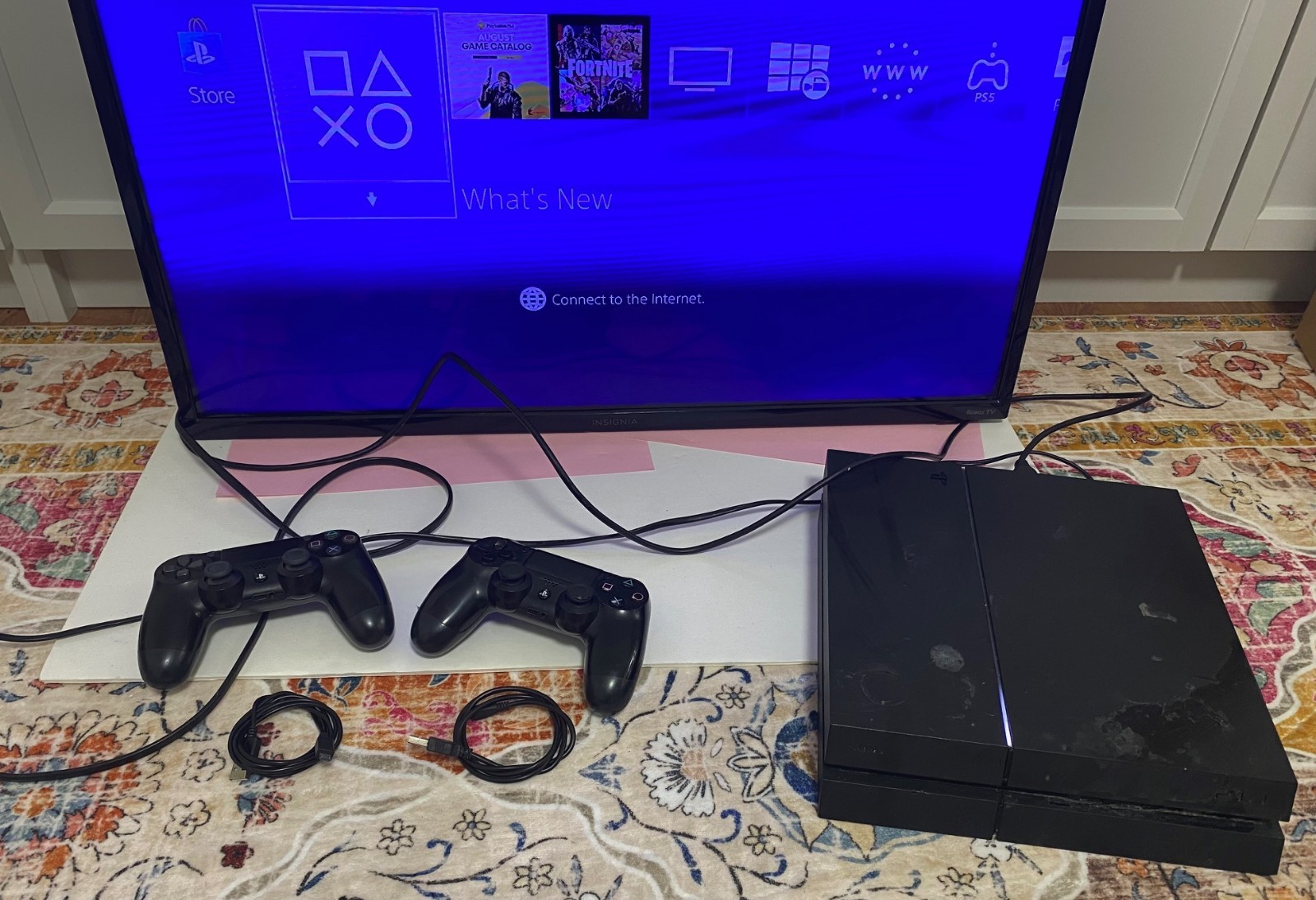 Sony PlayStation 4 Console 500GB (CUH-1215A) w/6 Games and 2 Controllers