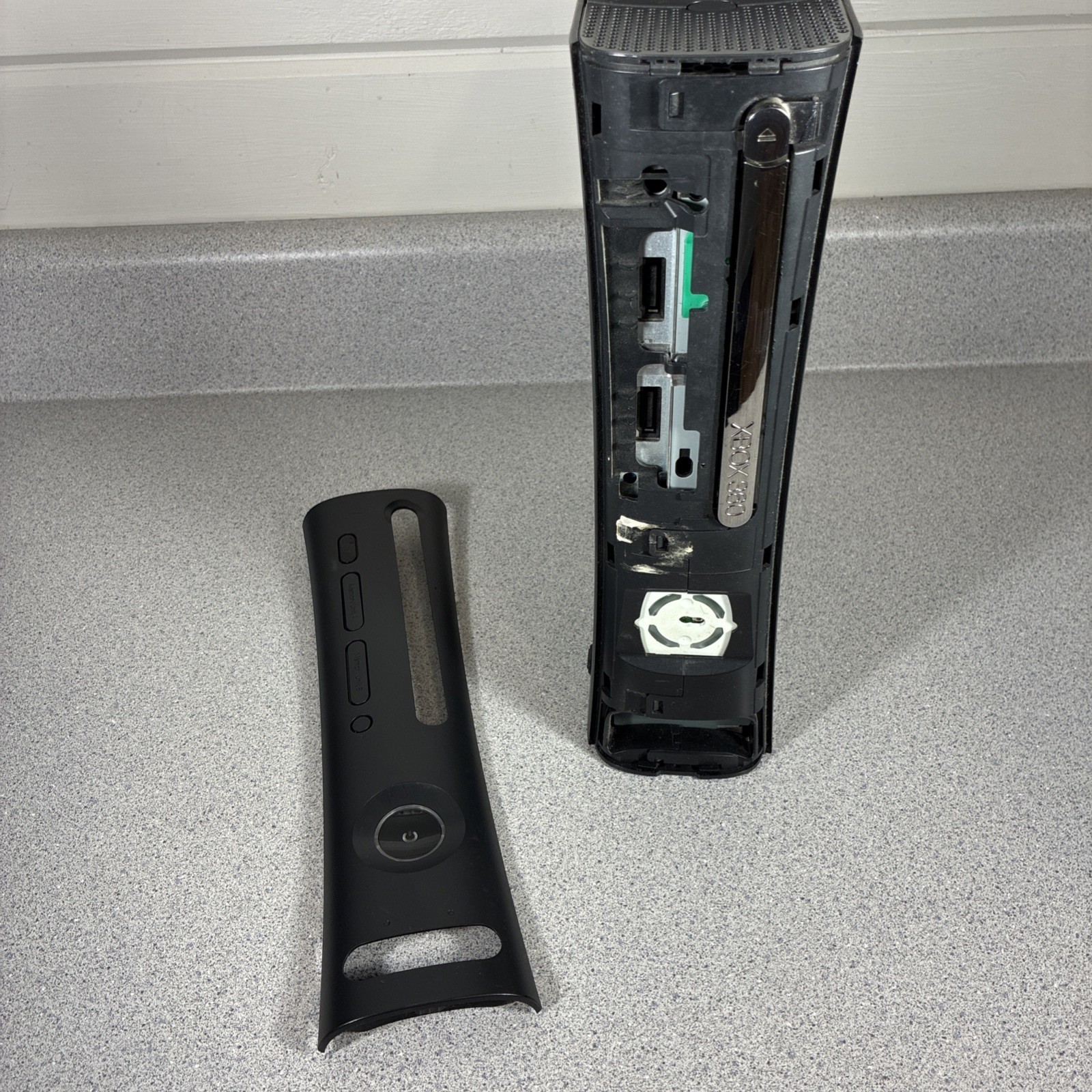 Microsoft Xbox 360 Elite Console Black 2009 Works Disc Tray Sticks Vtg Retro