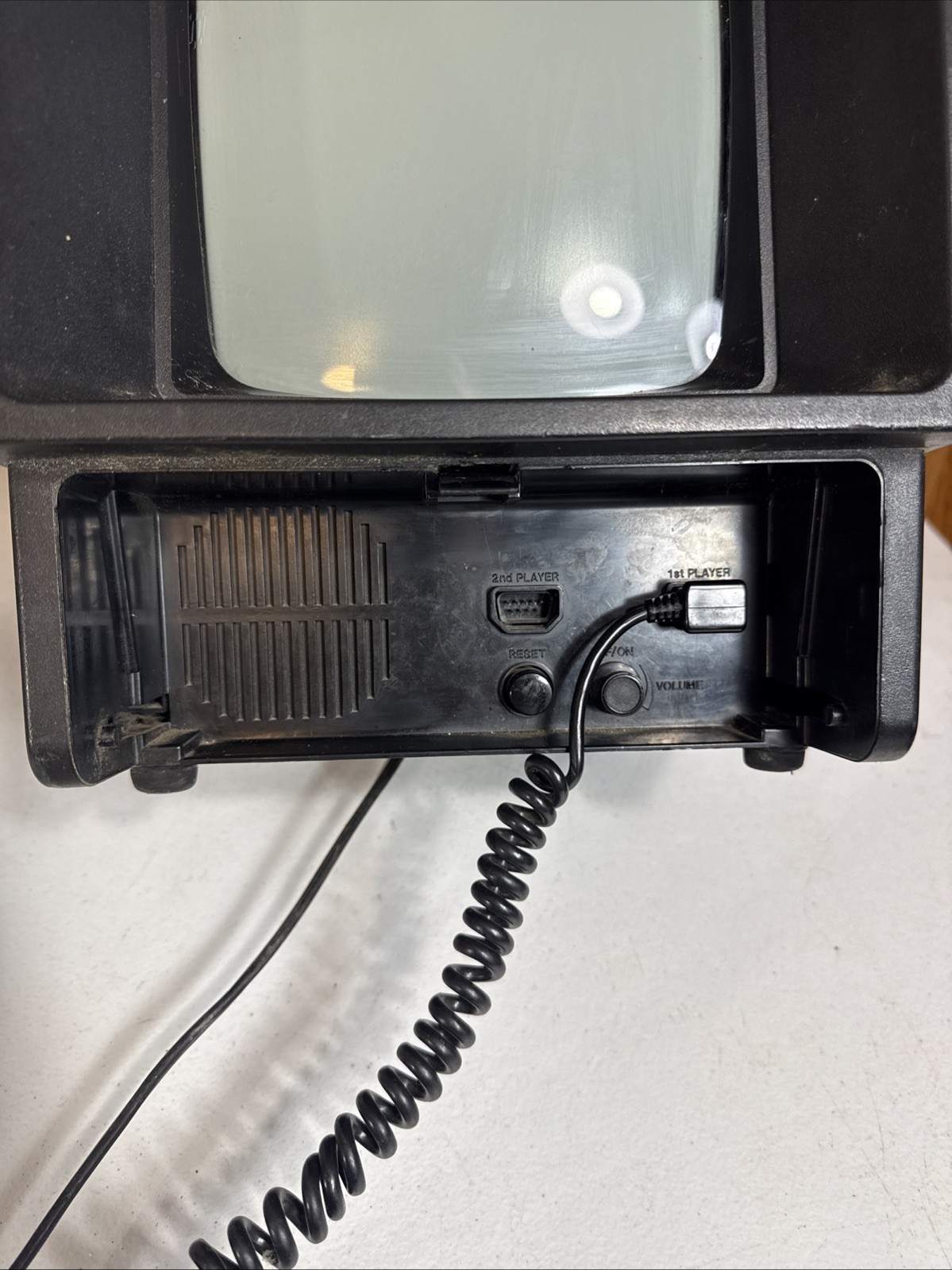 GCE Vectrex Arcade System Console 1982 – POWERS ON – SOLD AS IS / LOOK/READ!
