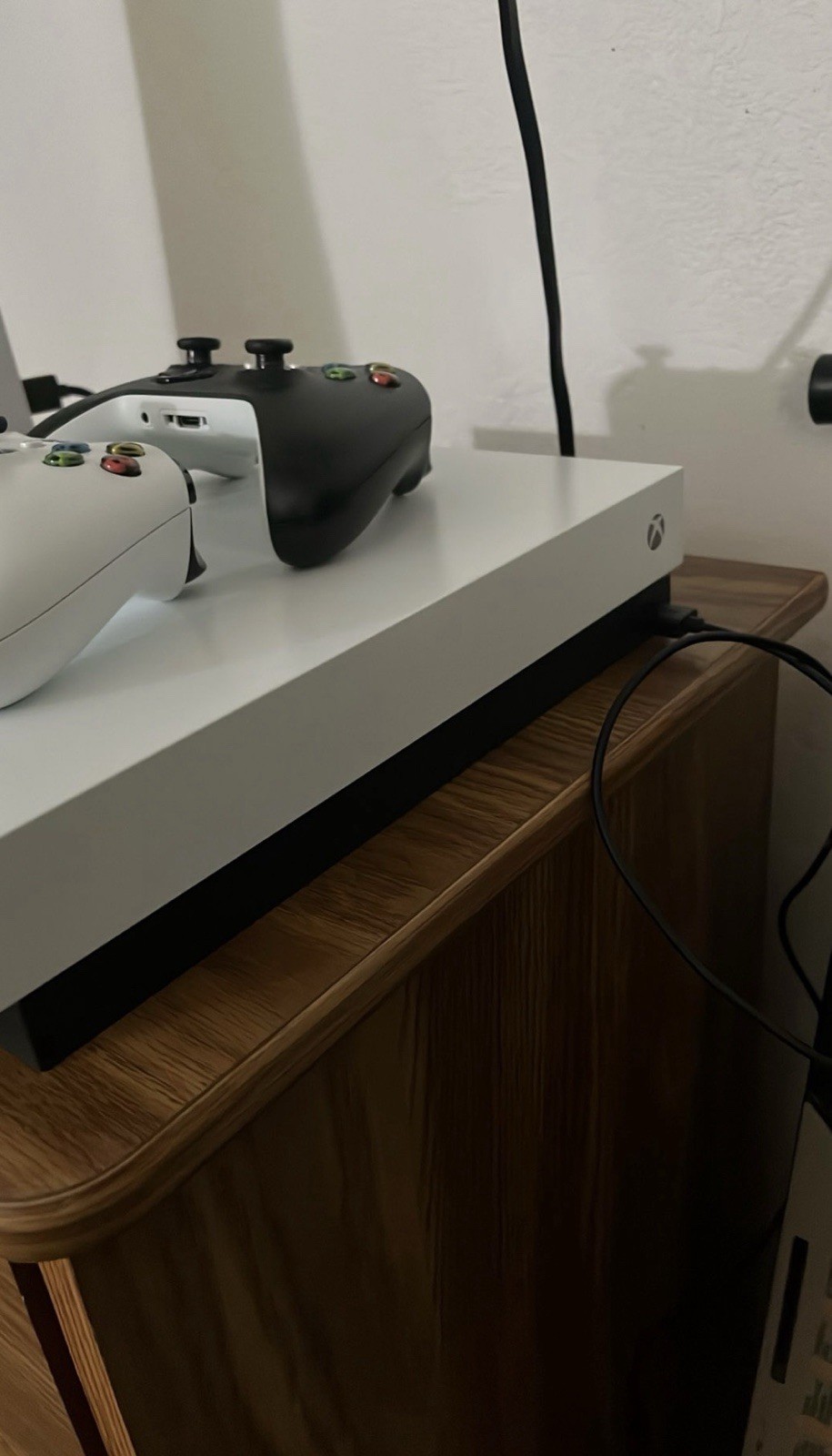 Xbox One X 1tb Robot White Special Edition