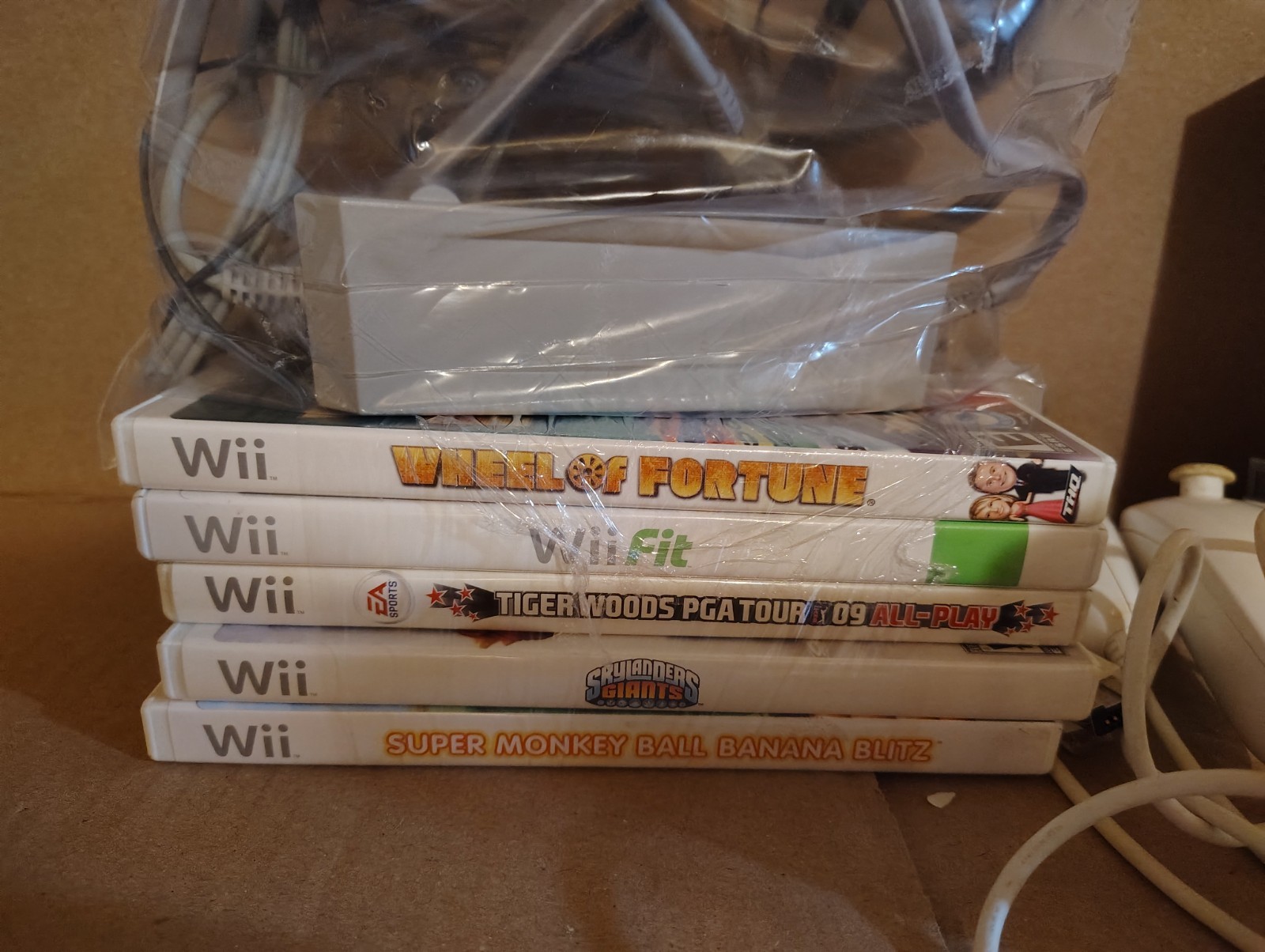 Nintendo RVL-001 Wii Console, 5 Games, 2 Controllers, 2 Nunchuck Tv Not Included