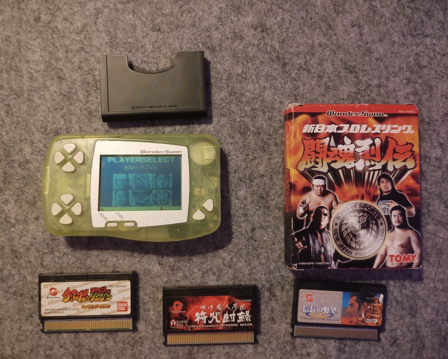 Bandai WonderSwan Green SW-001 + GAMES nobunaga’s ambition fighting legend