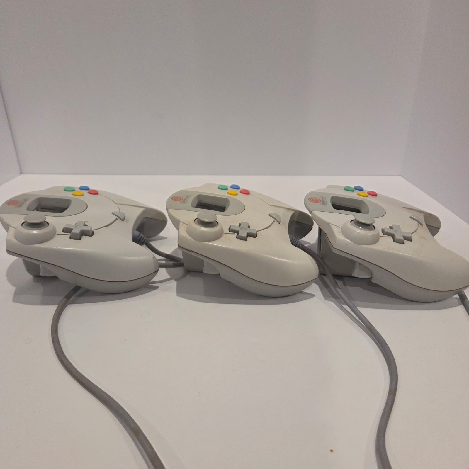 Sega Dreamcast White Console Bundle- 9 Games 3 Controllers *NO MEMORY CARD*