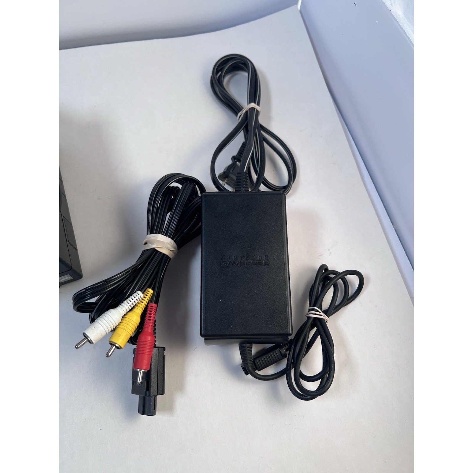 GameCube Black Console (DOL-001) 1 OEM Controllers, Power Cord, AV Cable – EUC