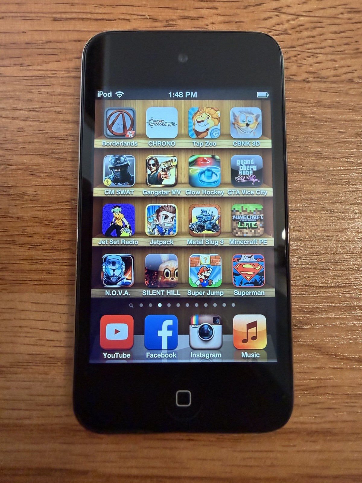 iPod touch 4th 64gb 160 Retro Games Voltron Resident Evil Infinity Blade